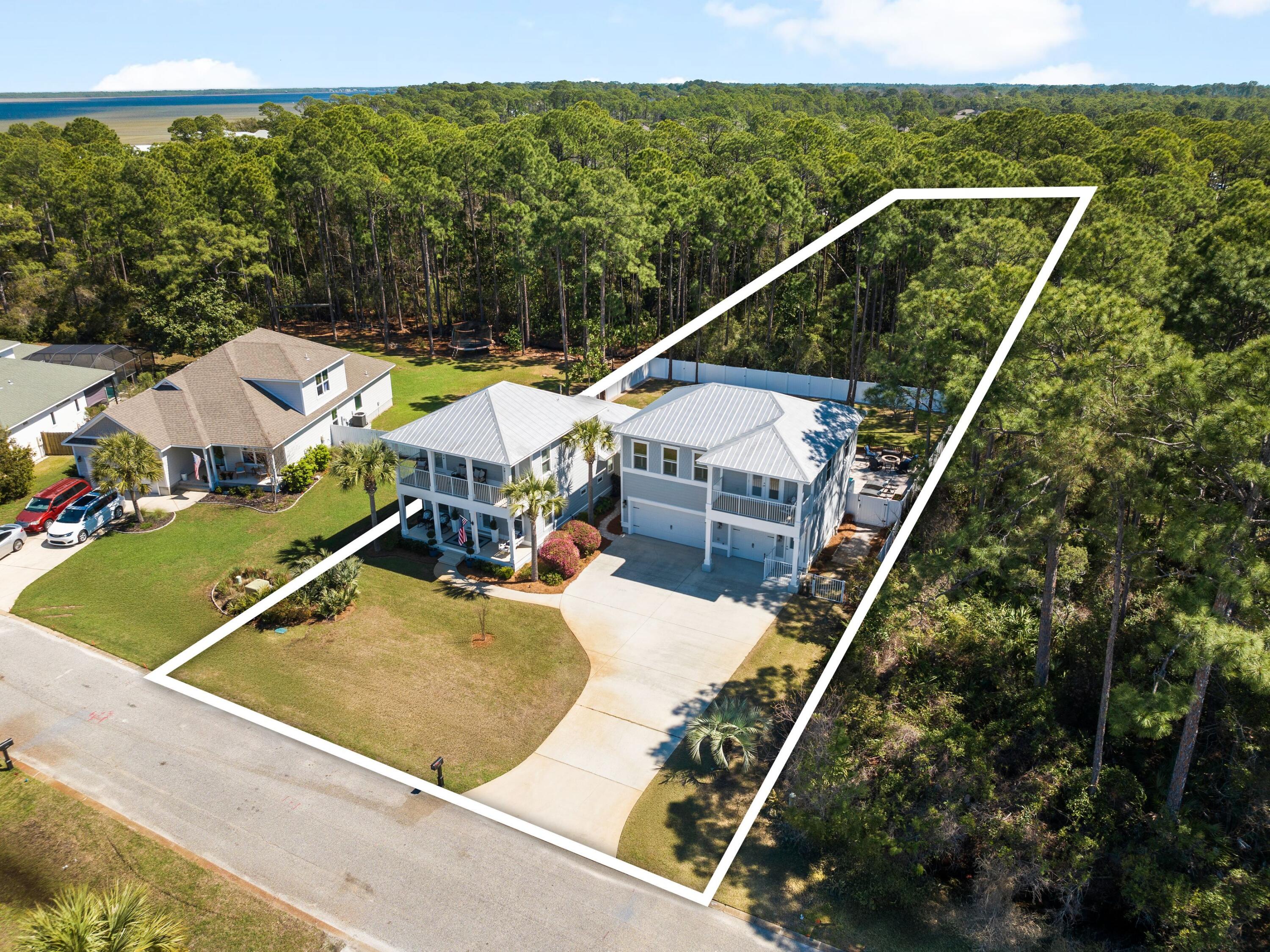 PELICAN BAY - Residential