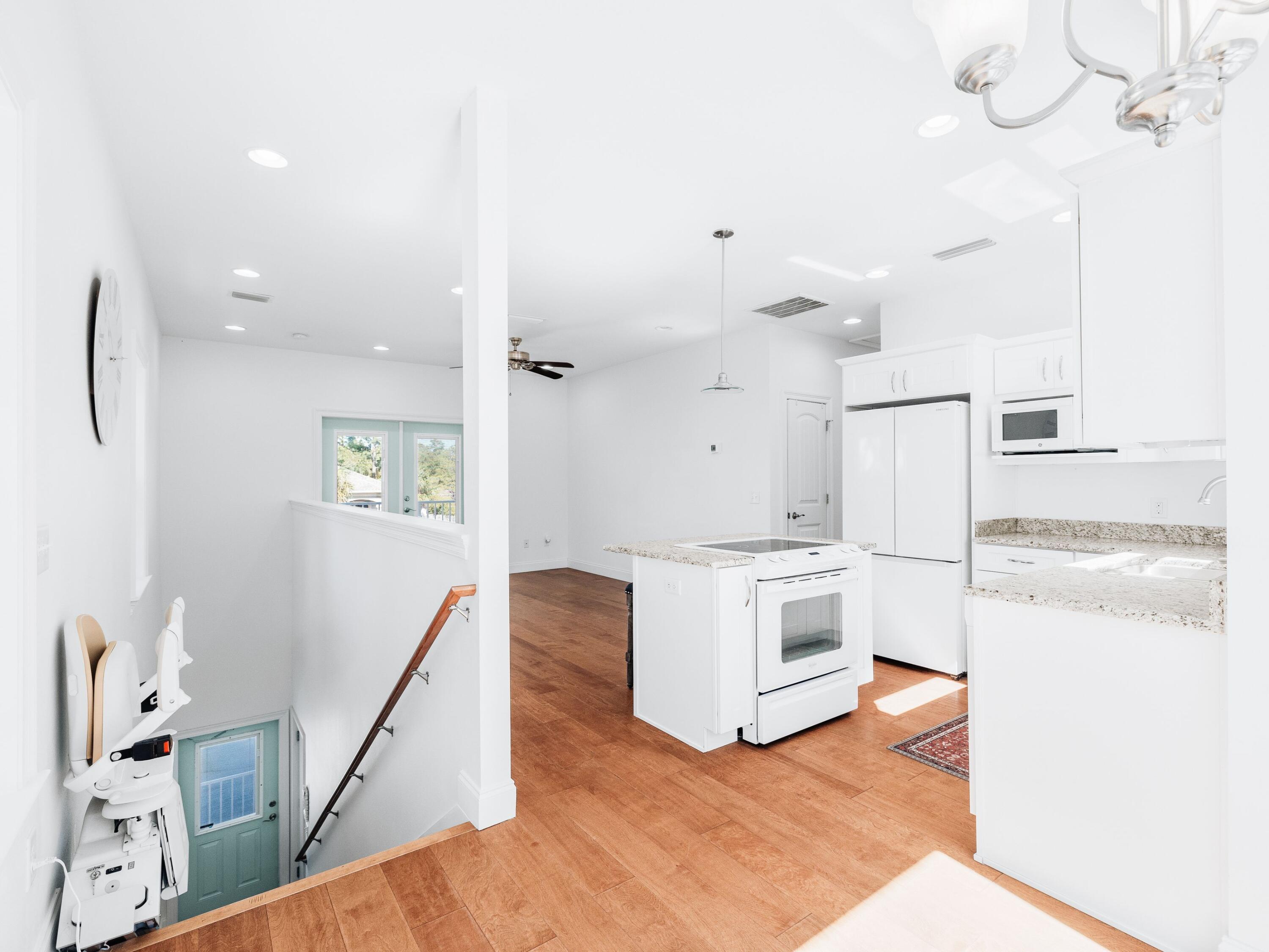 PELICAN BAY - Residential