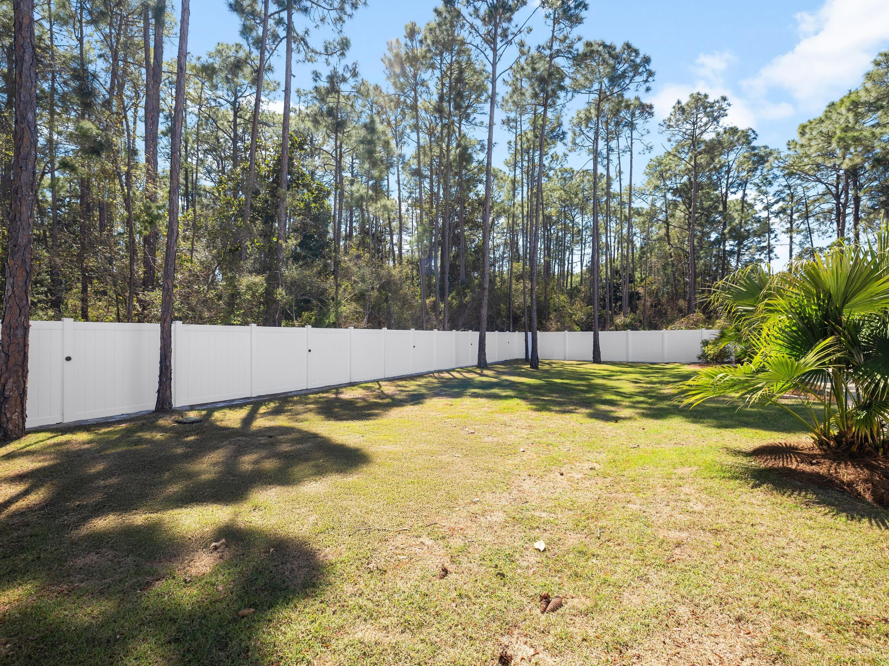PELICAN BAY - Residential