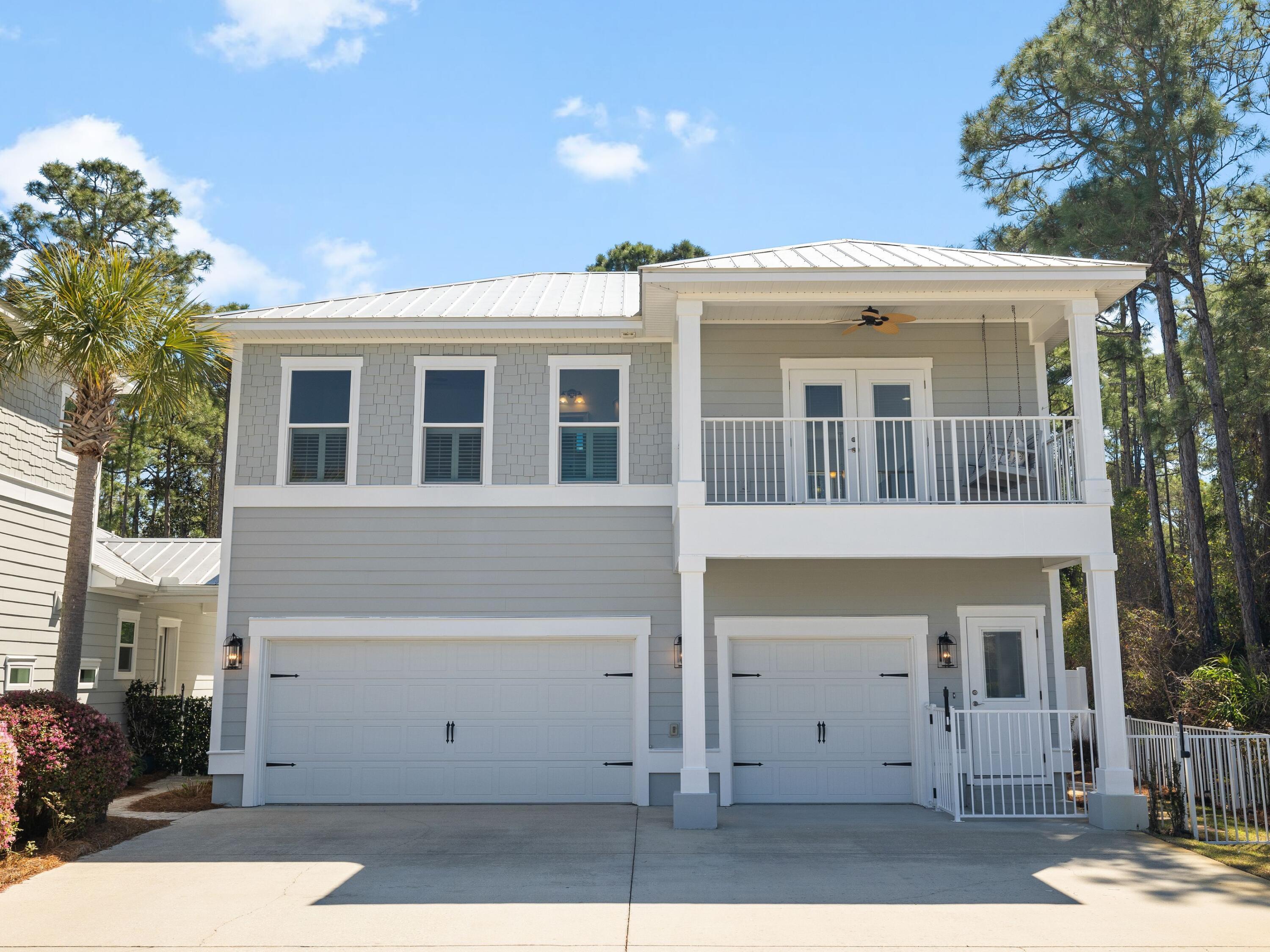 PELICAN BAY - Residential