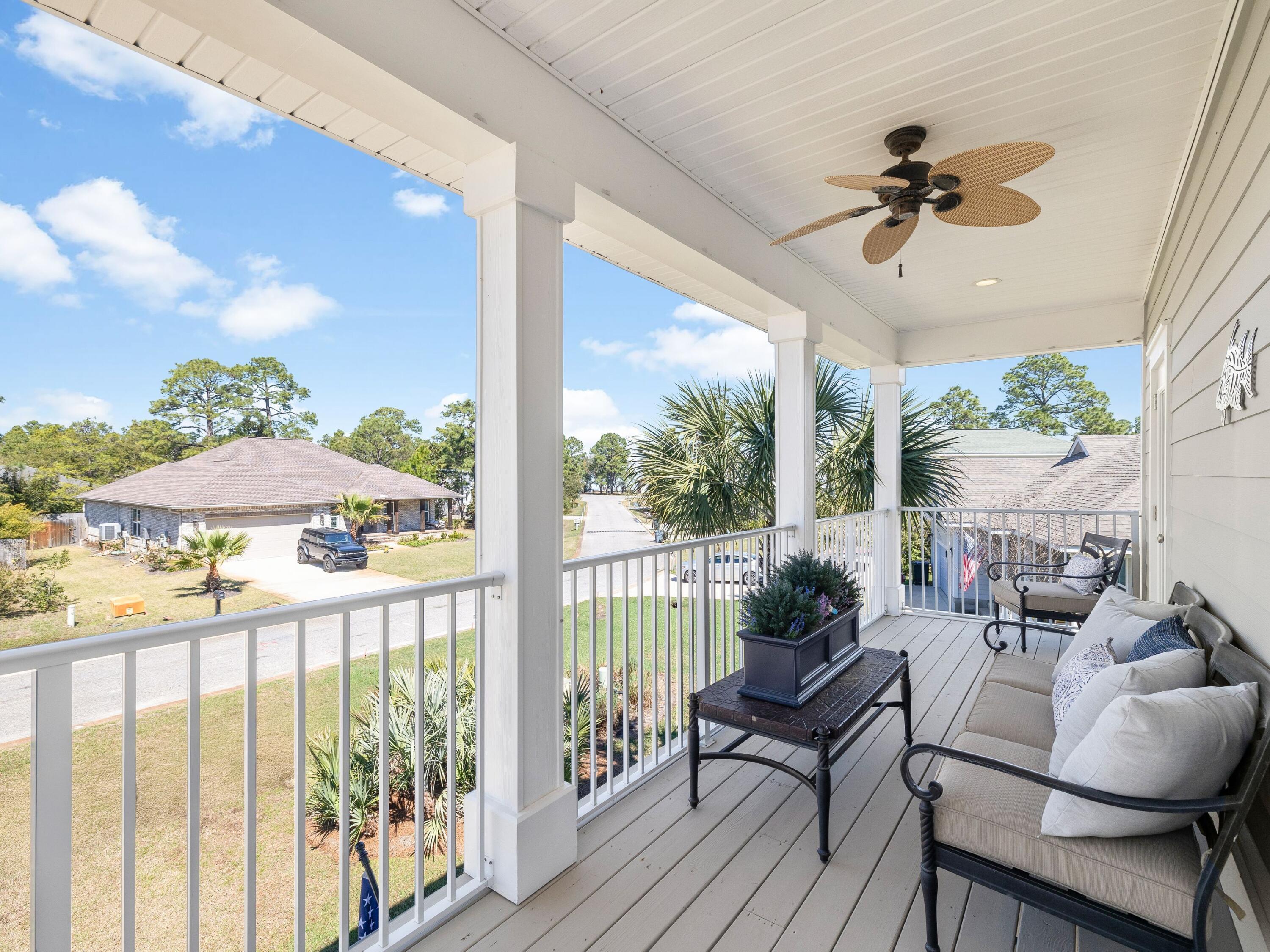 PELICAN BAY - Residential