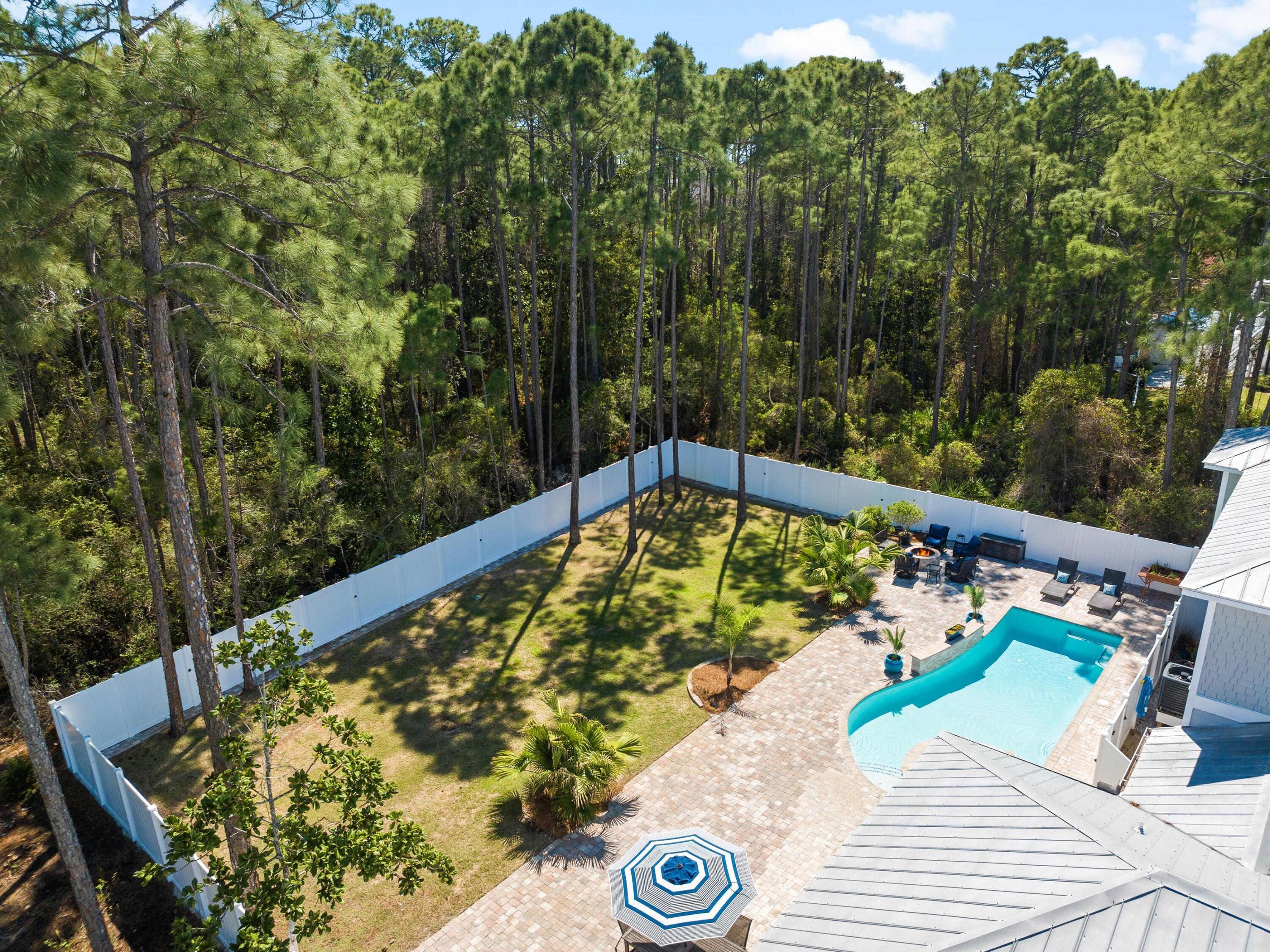 PELICAN BAY - Residential