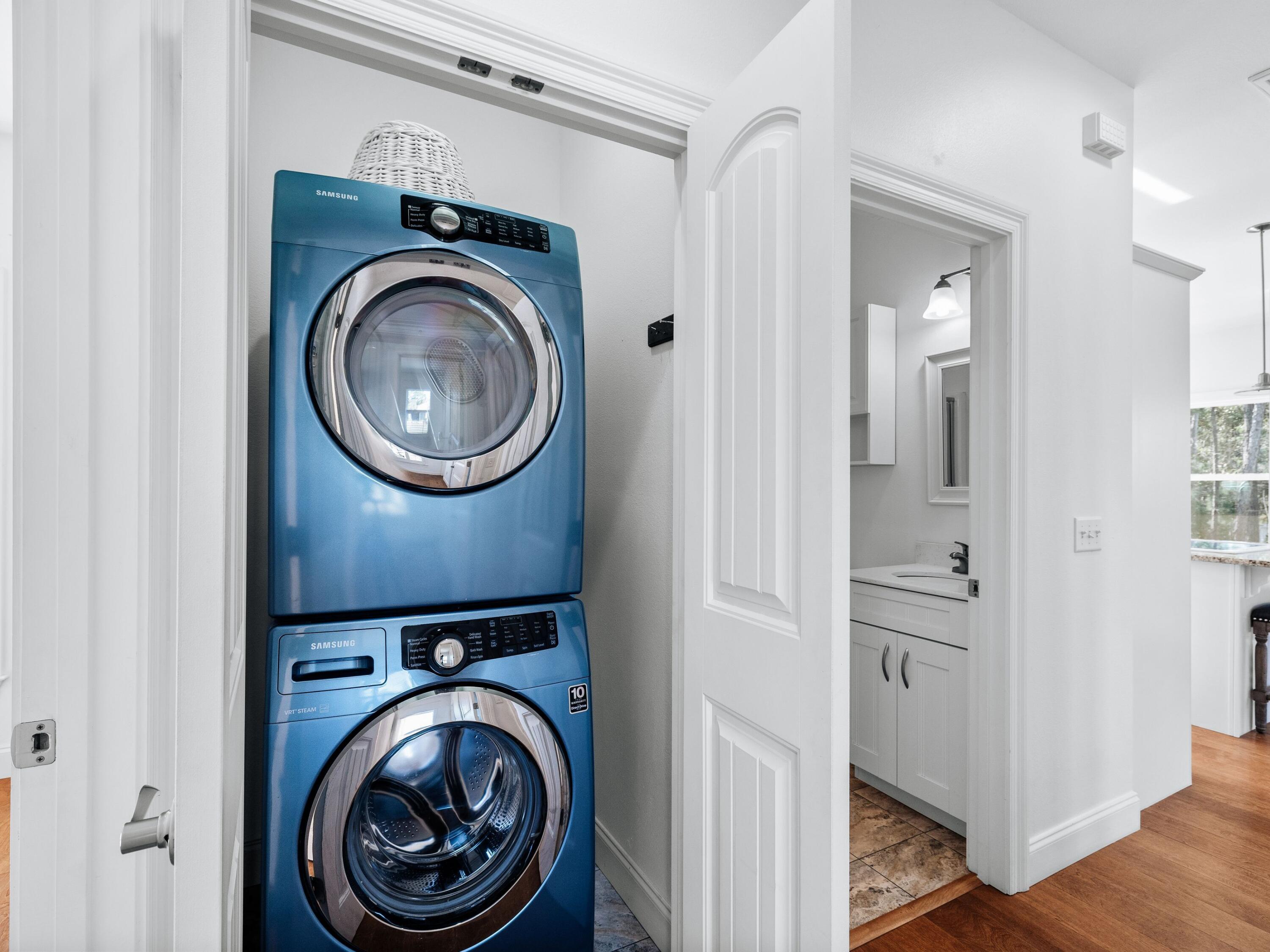 PELICAN BAY - Residential