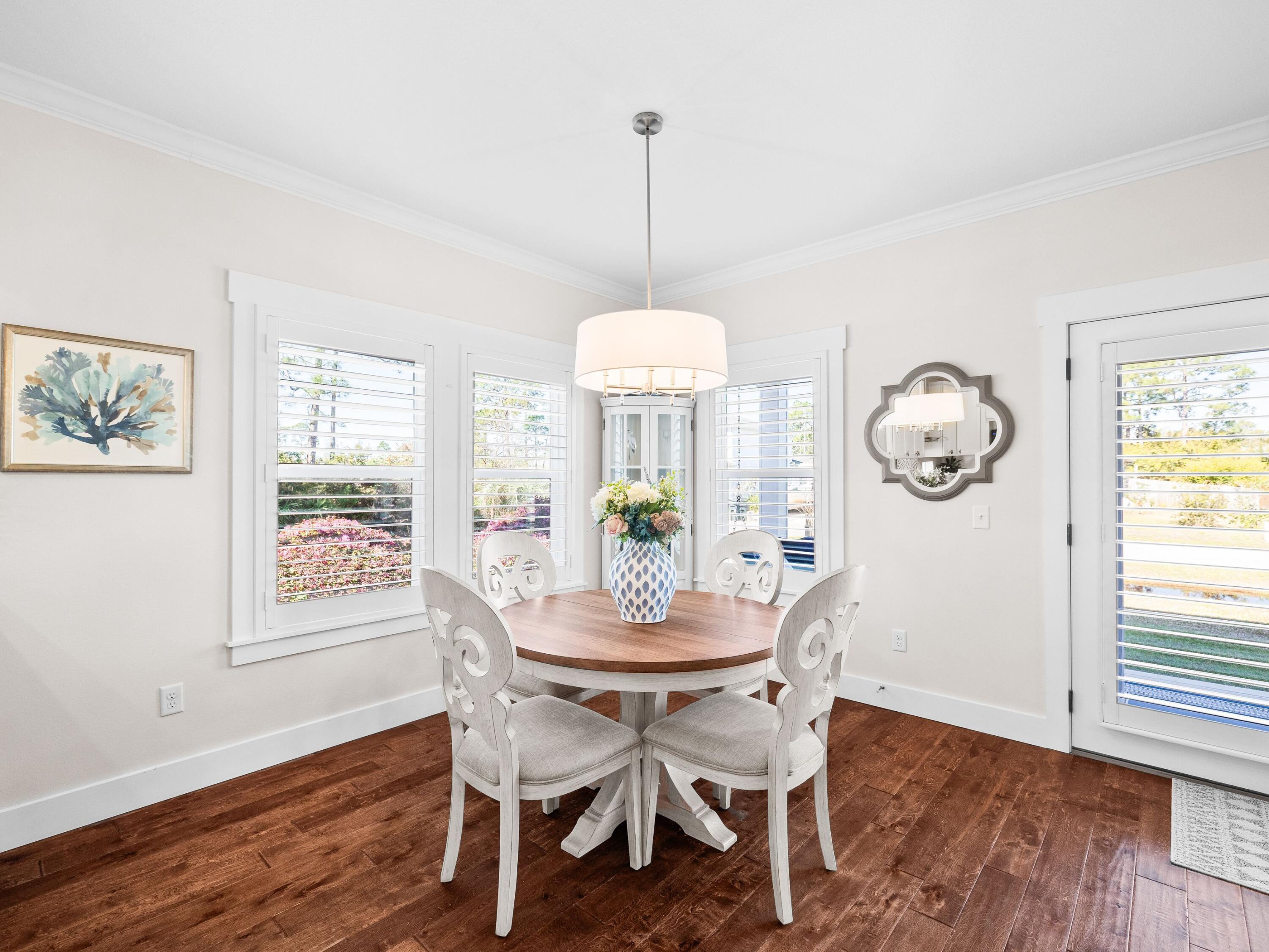 PELICAN BAY - Residential