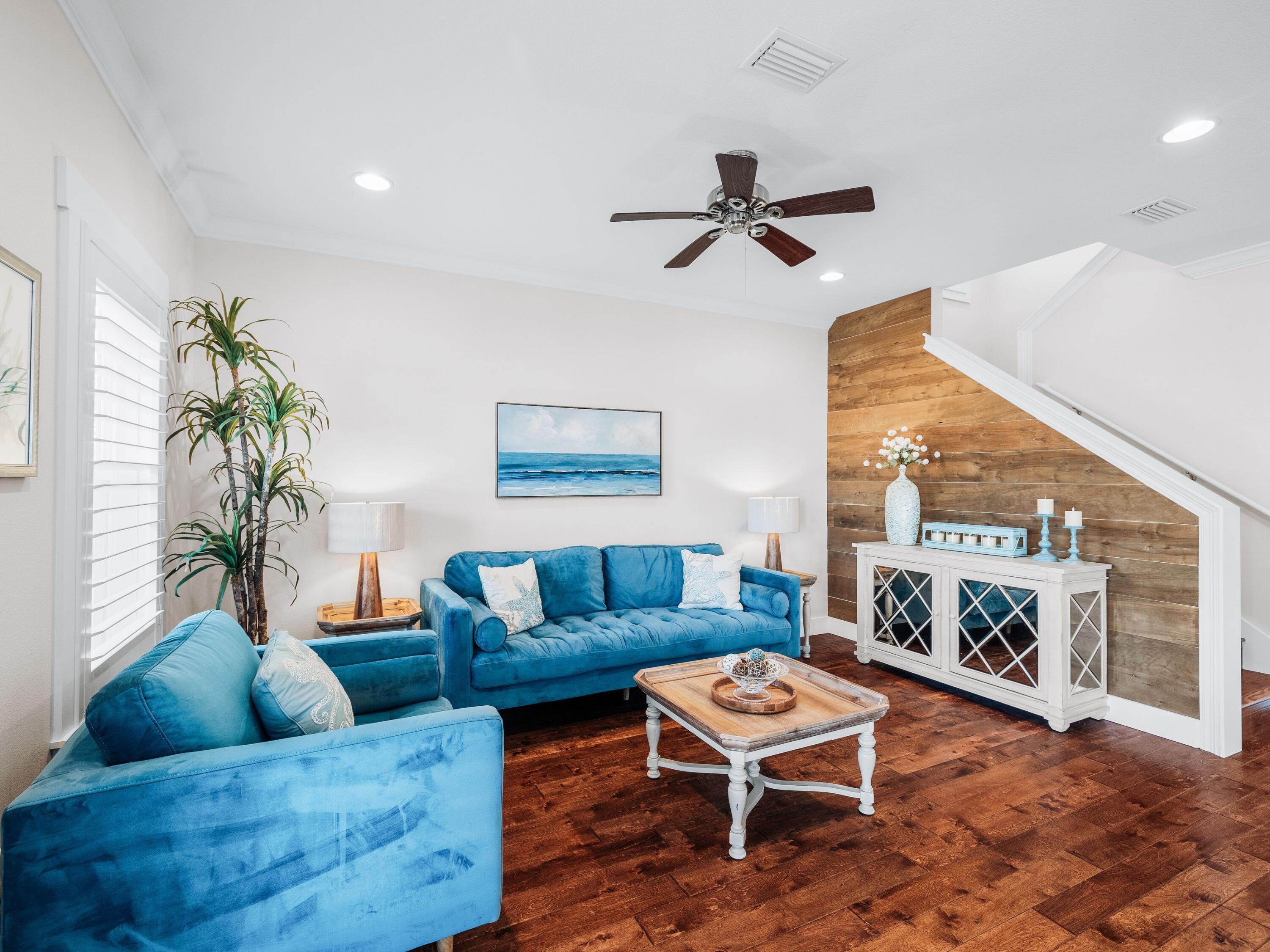 PELICAN BAY - Residential