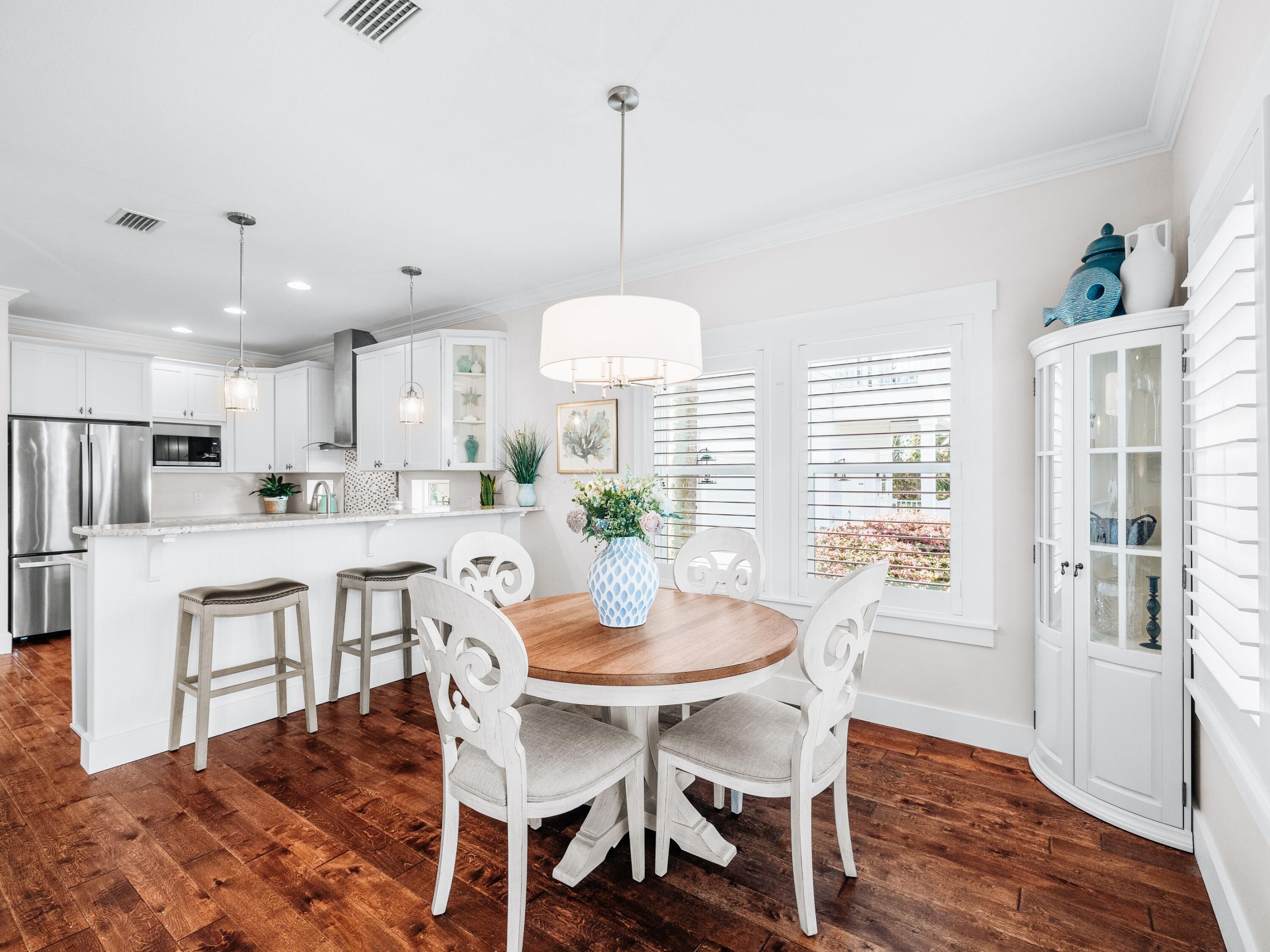 PELICAN BAY - Residential