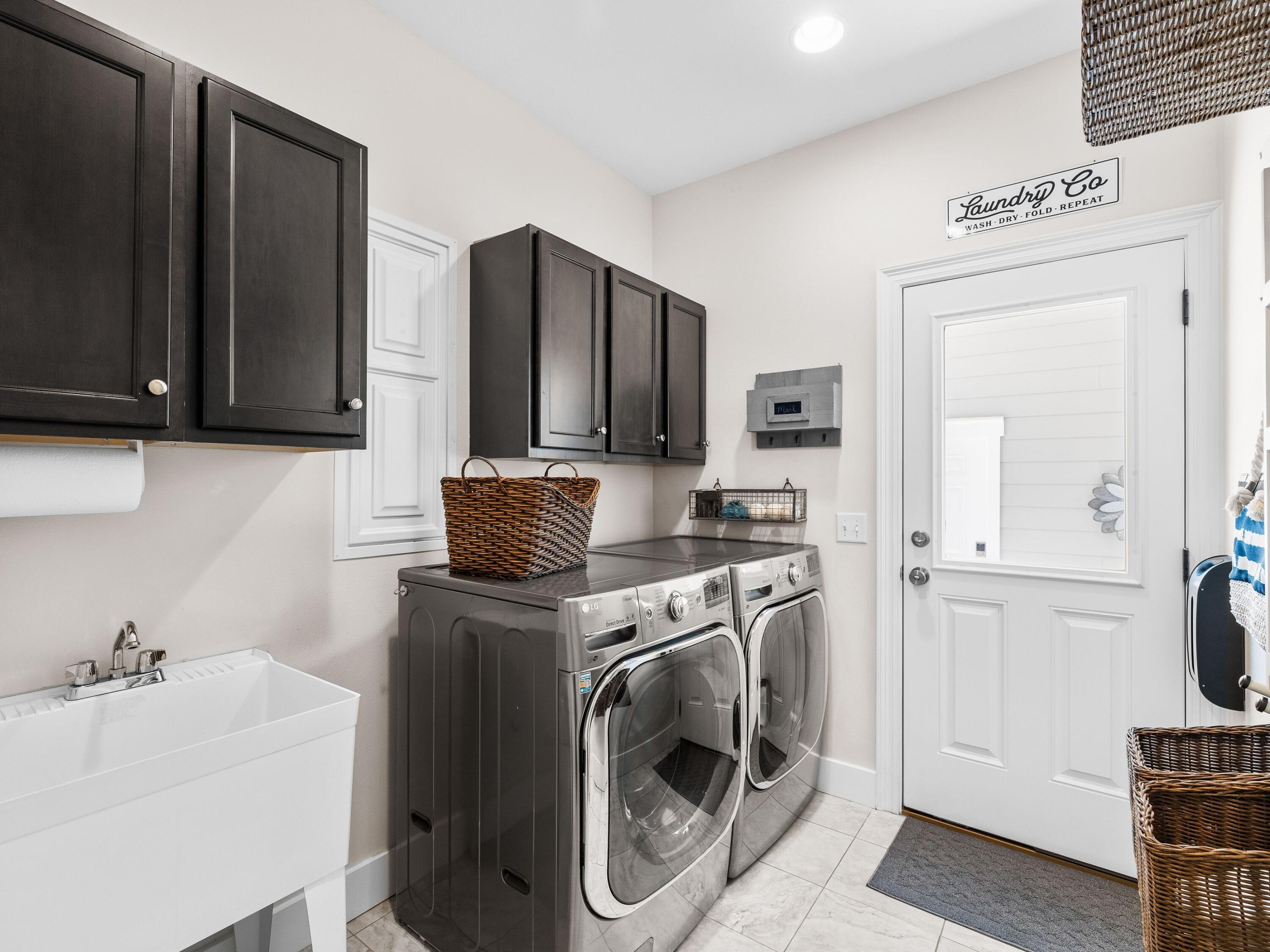 PELICAN BAY - Residential