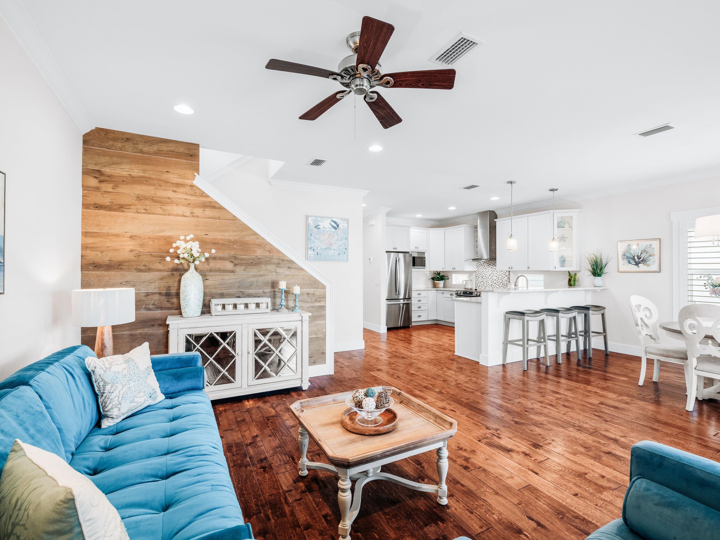 PELICAN BAY - Residential