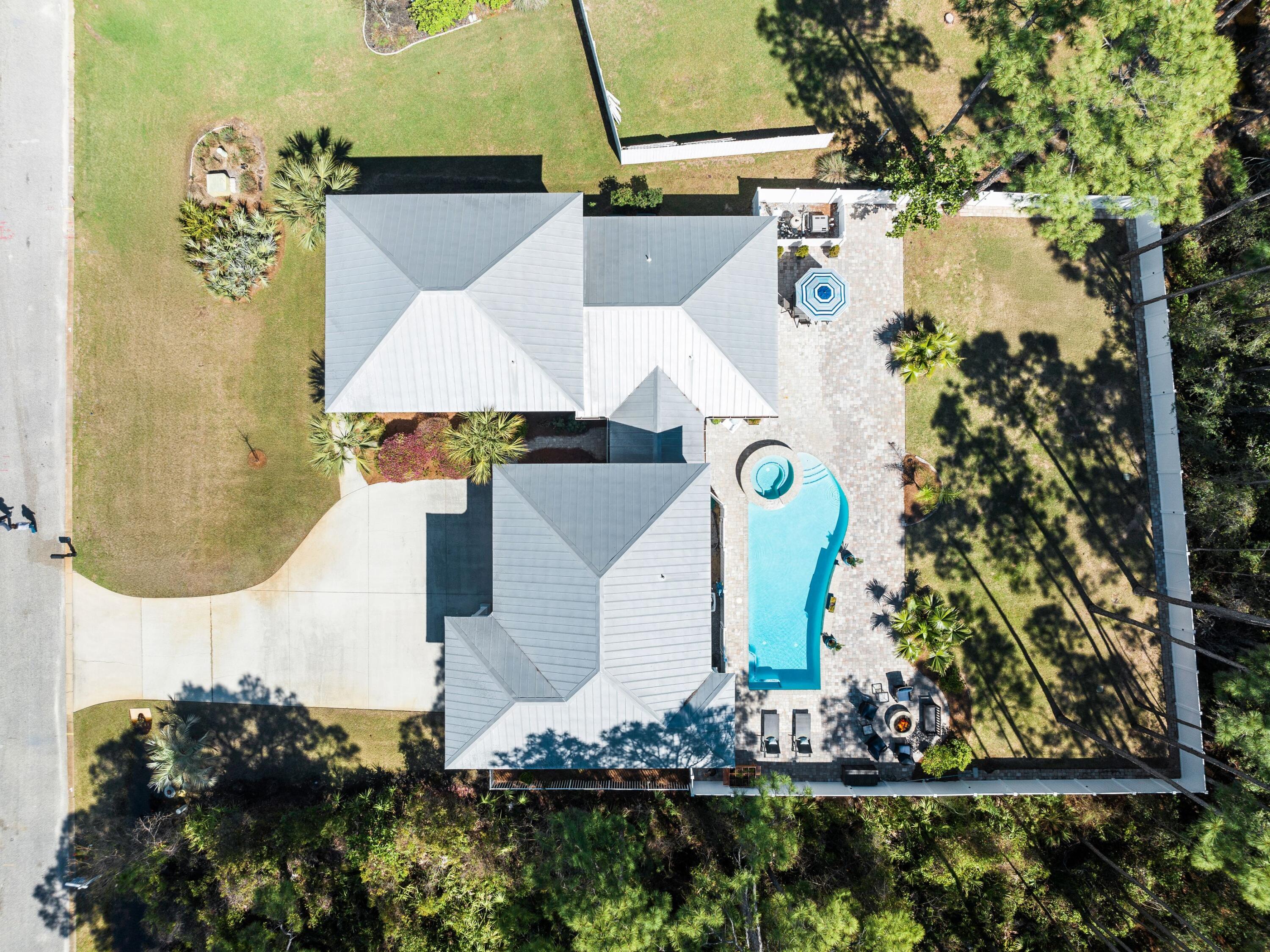PELICAN BAY - Residential