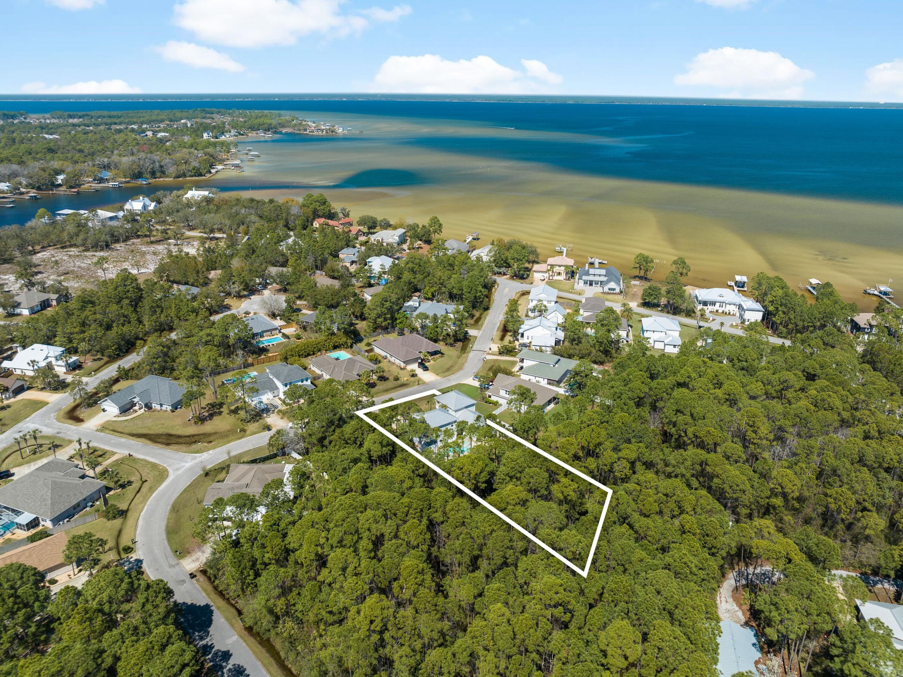 PELICAN BAY - Residential