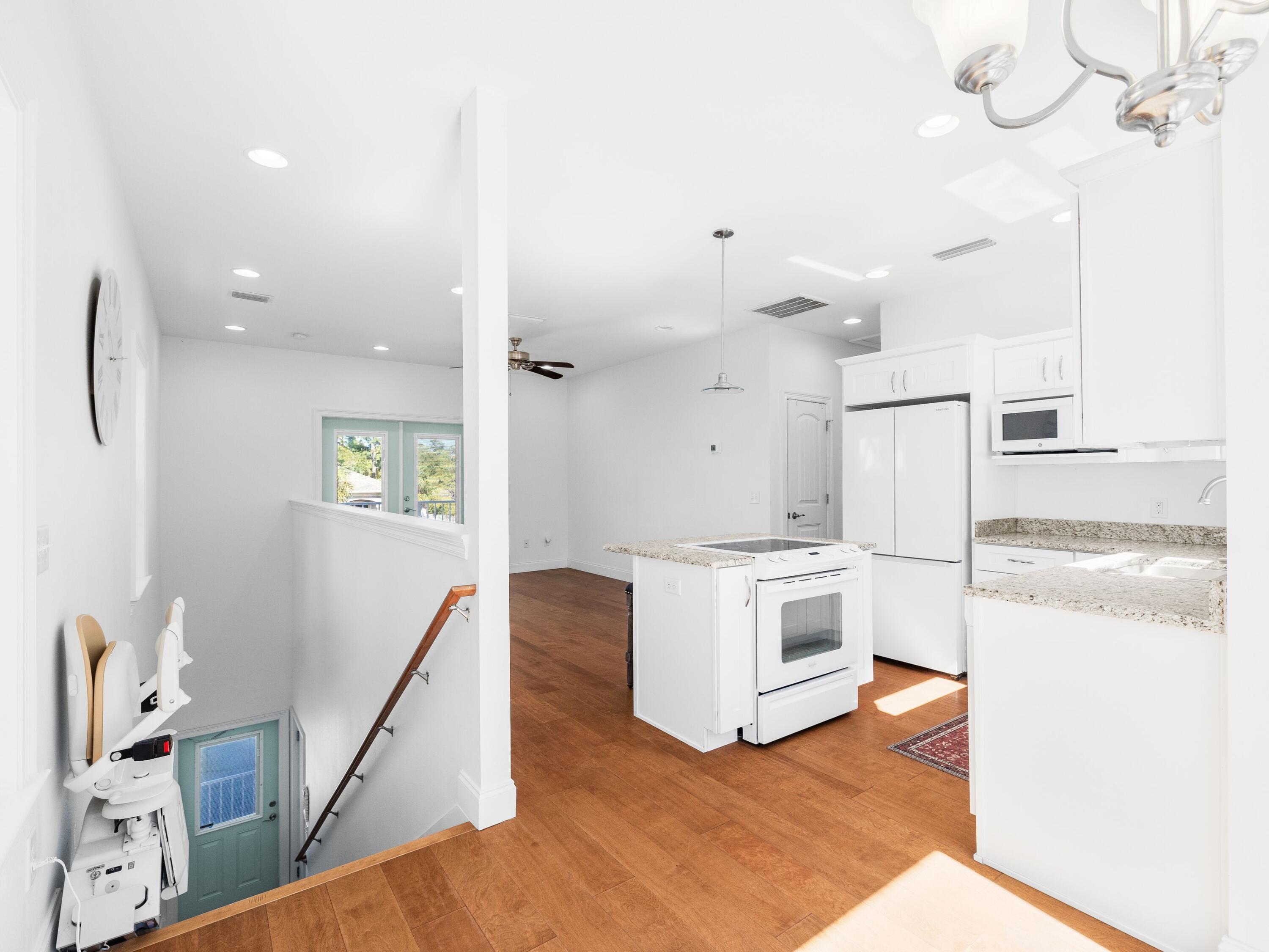 PELICAN BAY - Residential
