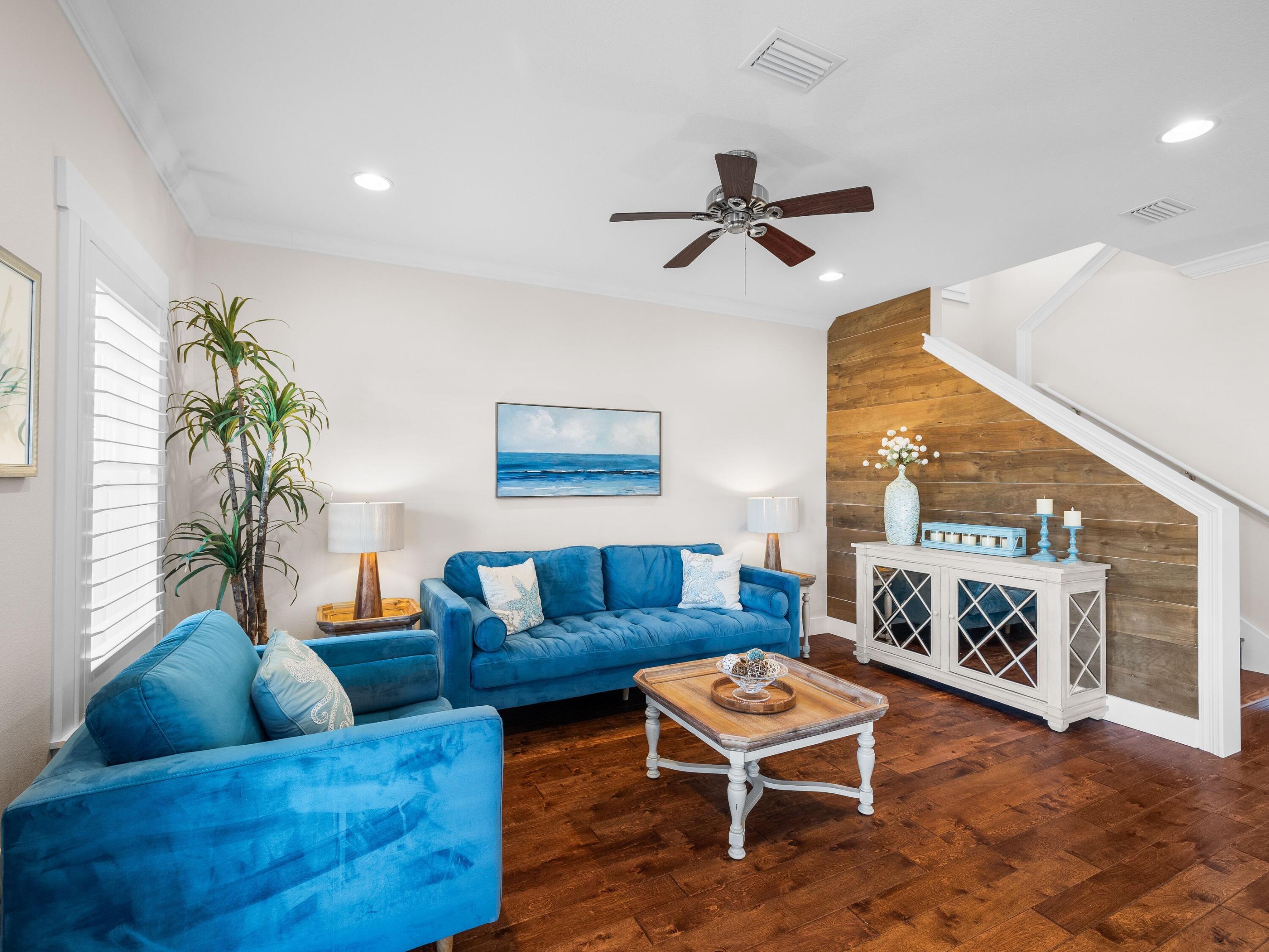 PELICAN BAY - Residential