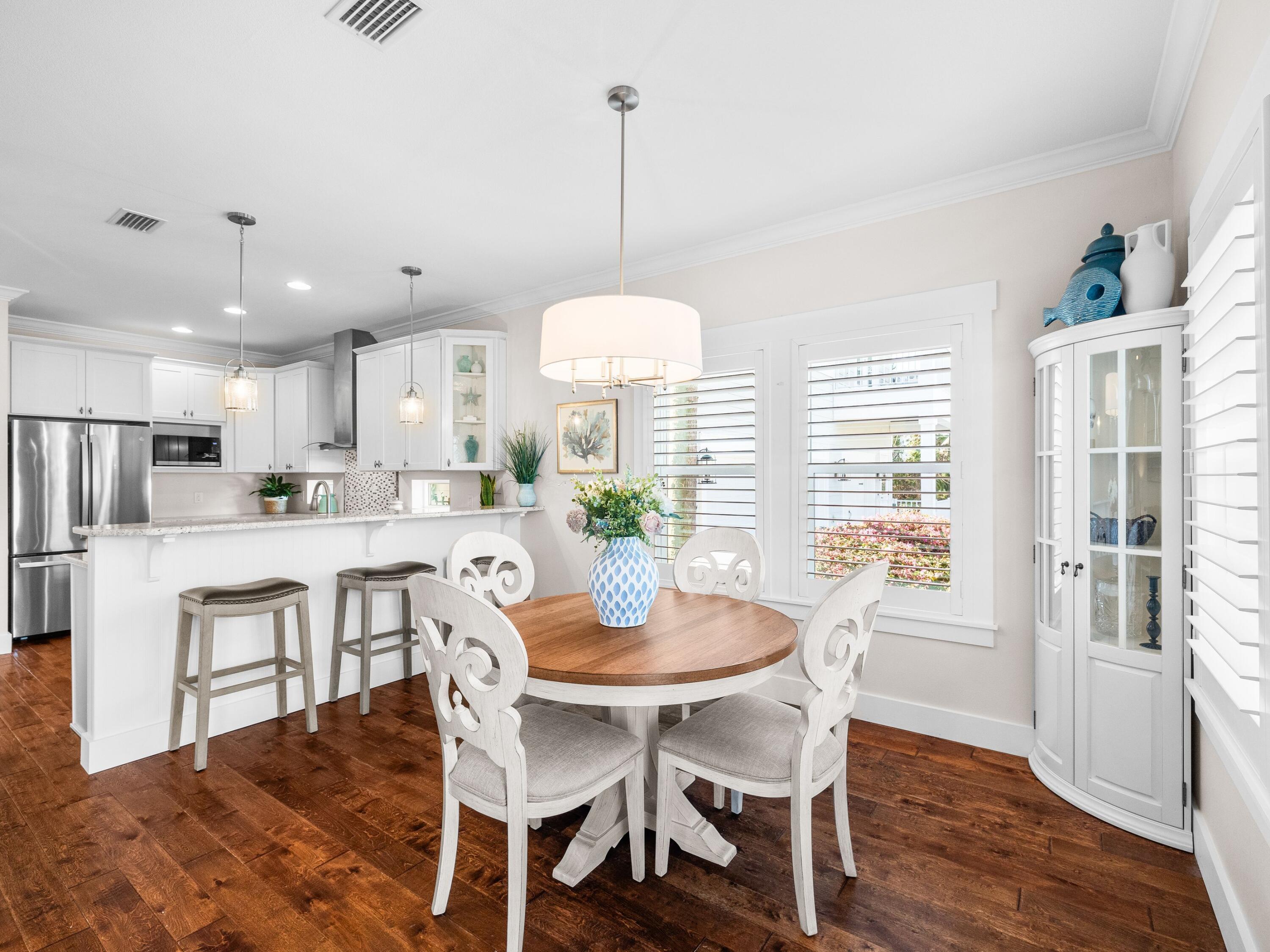 PELICAN BAY - Residential