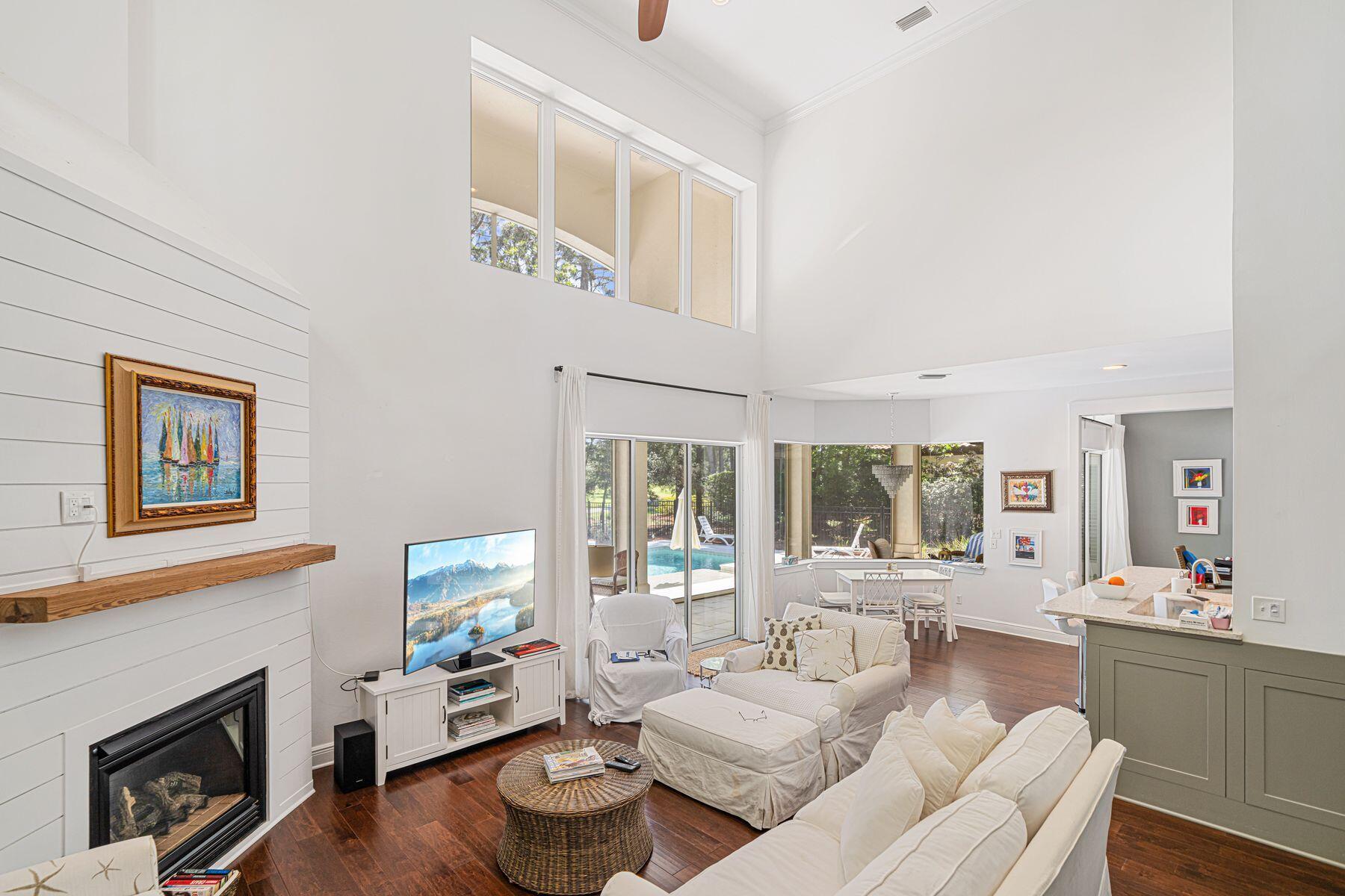 ISLAND GREEN - Residential
