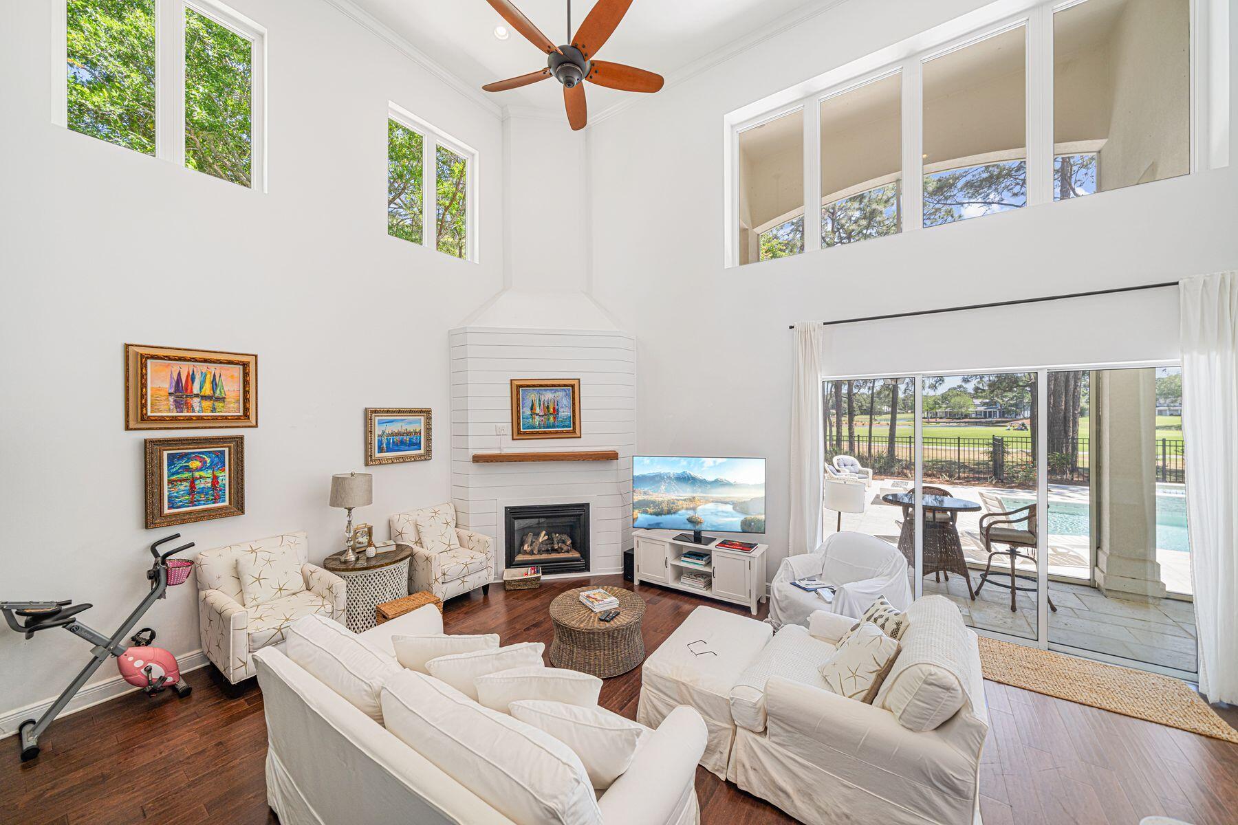 ISLAND GREEN - Residential