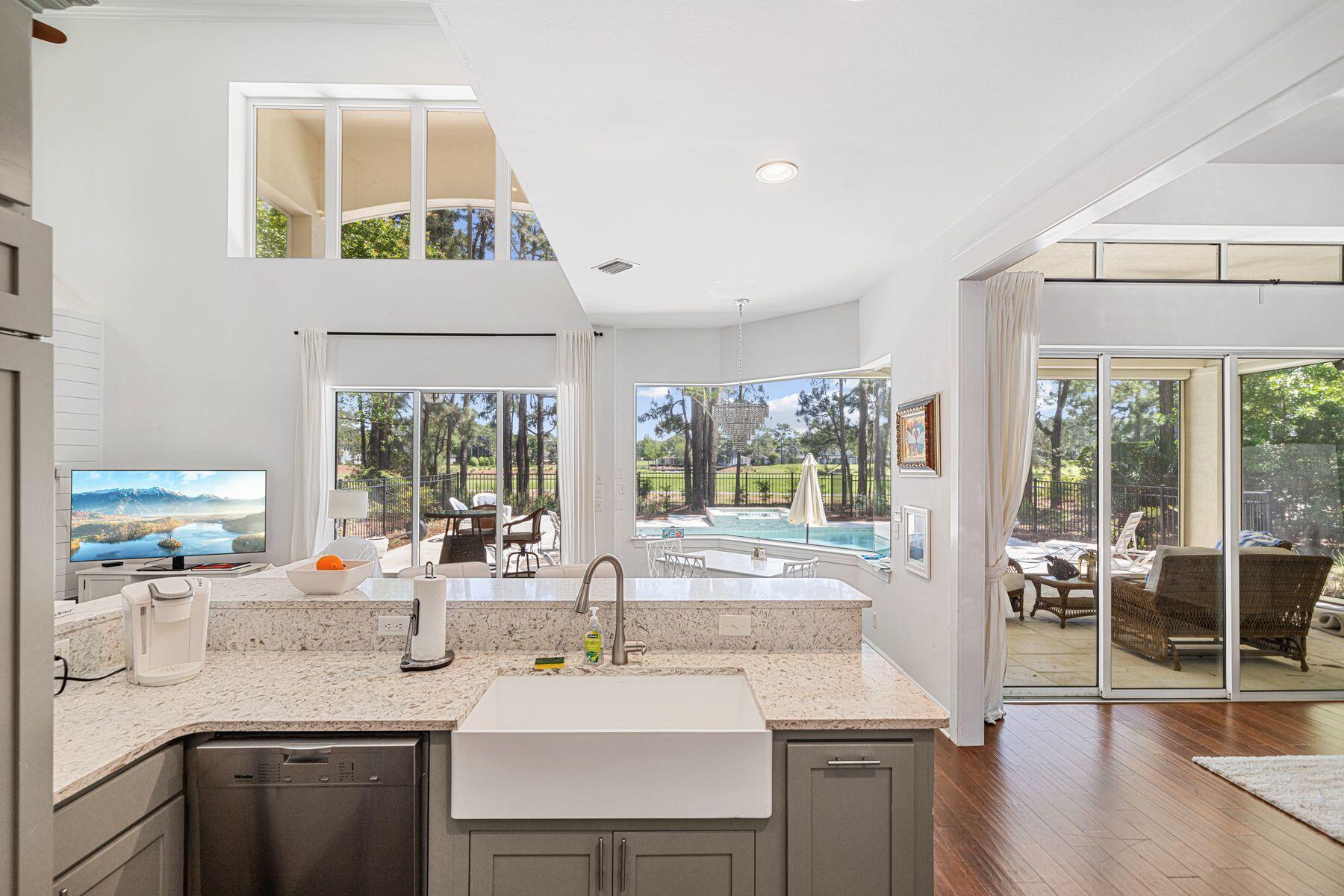 ISLAND GREEN - Residential