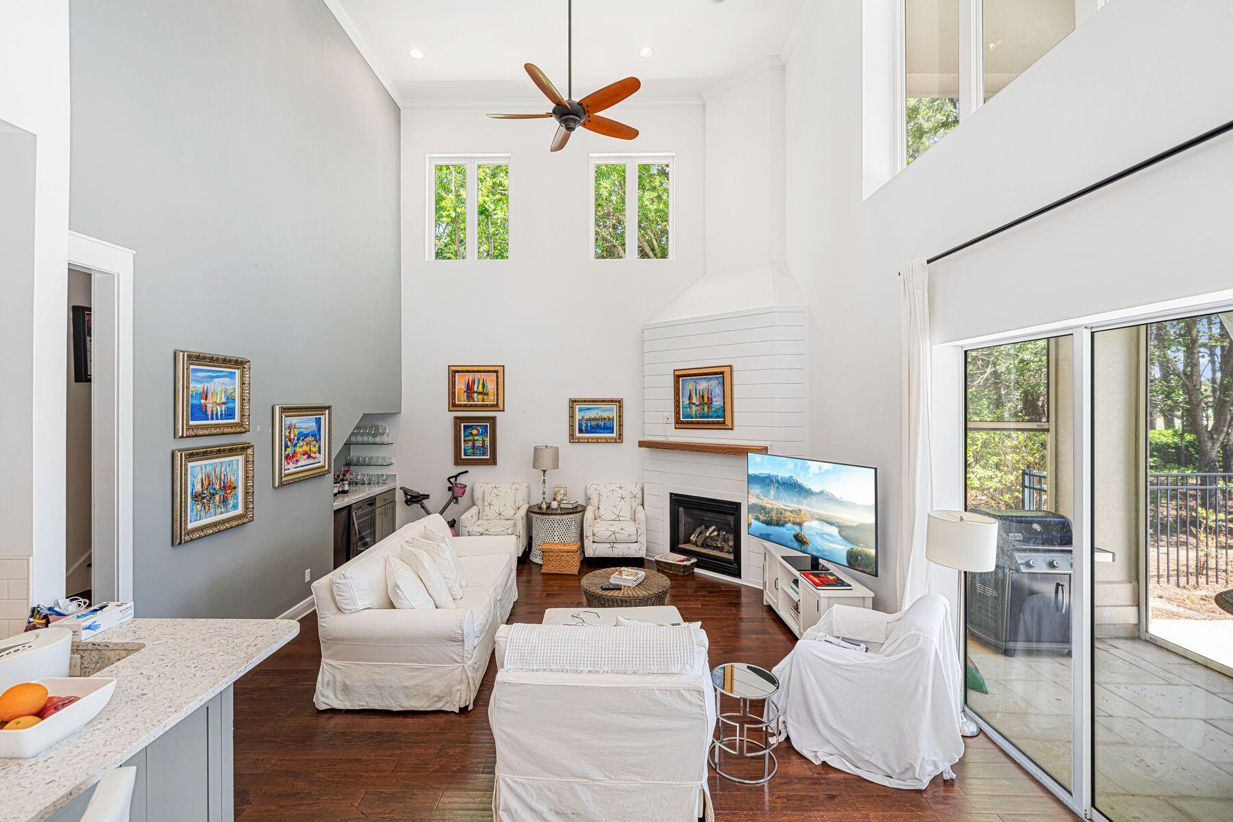 ISLAND GREEN - Residential