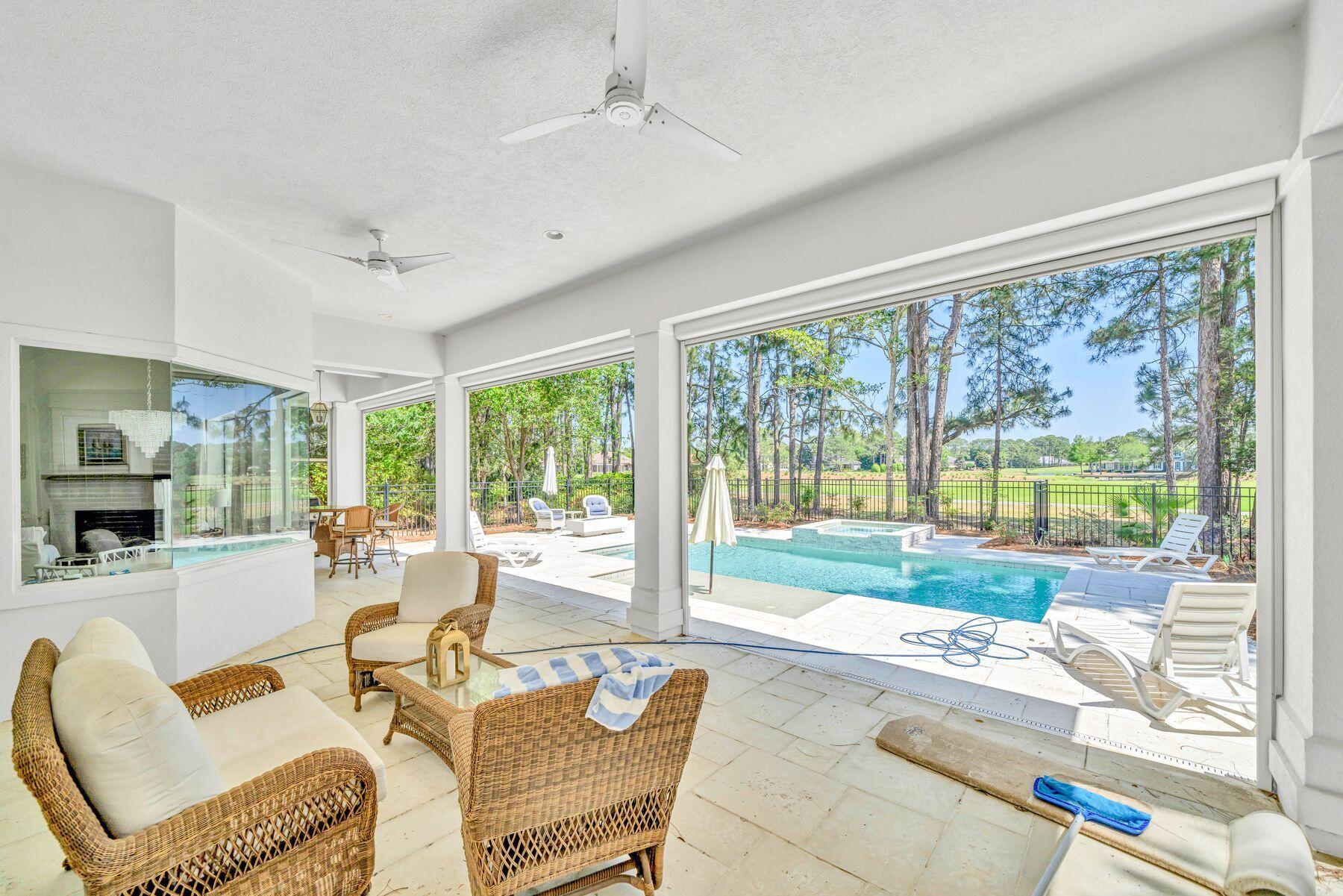ISLAND GREEN - Residential