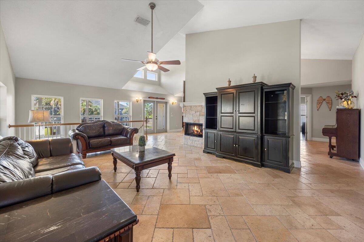 BISCAYNE POINTE - Residential