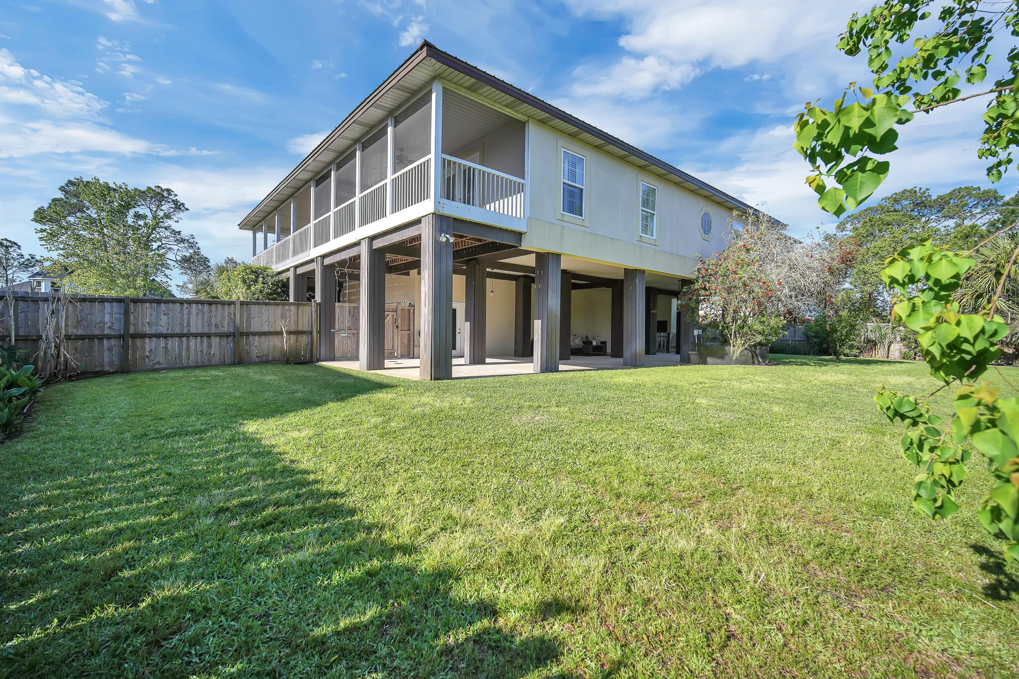 BISCAYNE POINTE - Residential