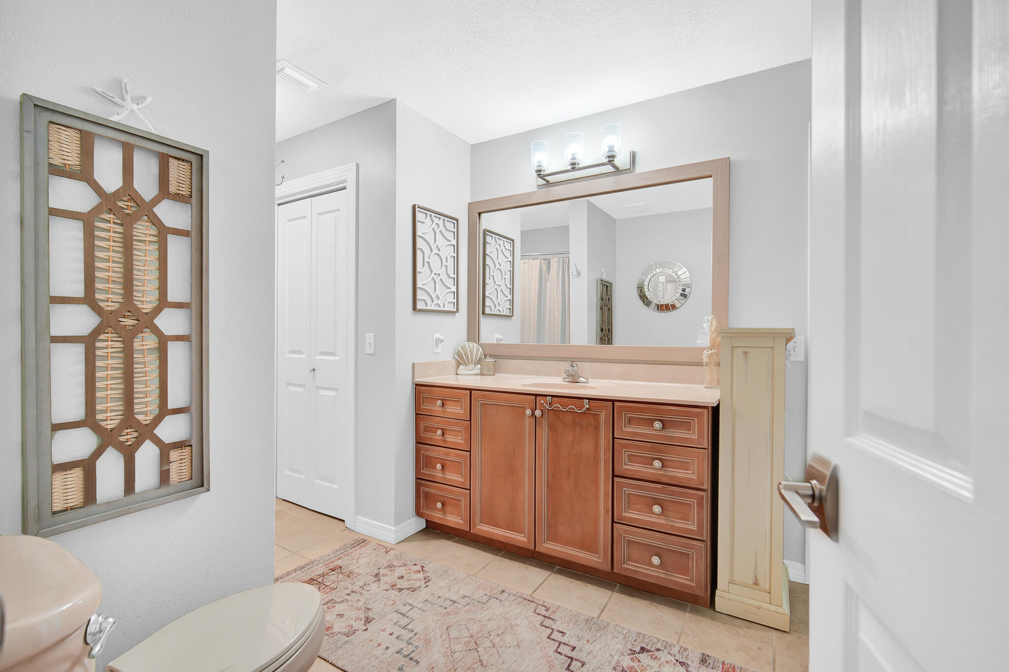 BISCAYNE POINTE - Residential