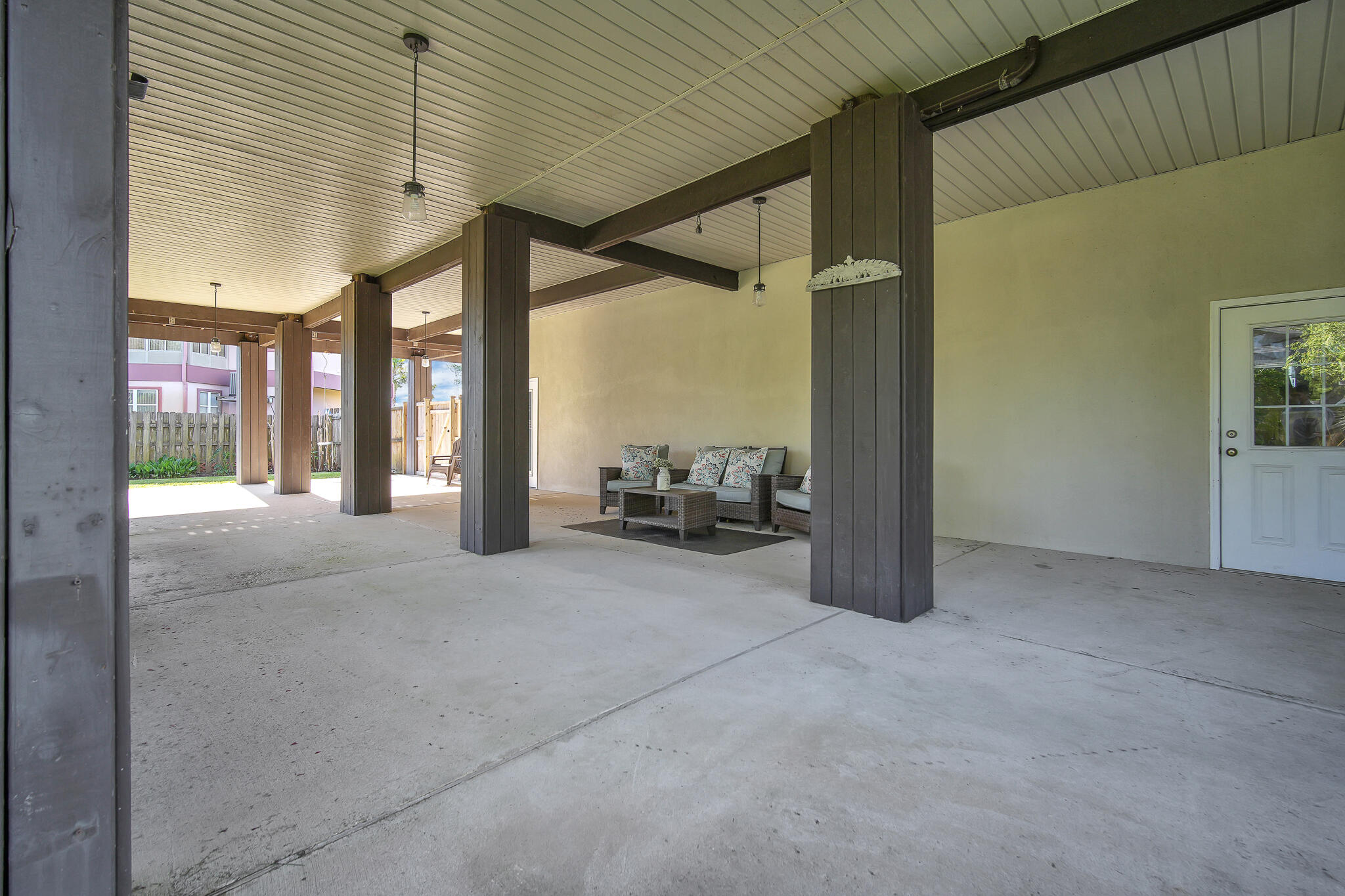 BISCAYNE POINTE - Residential