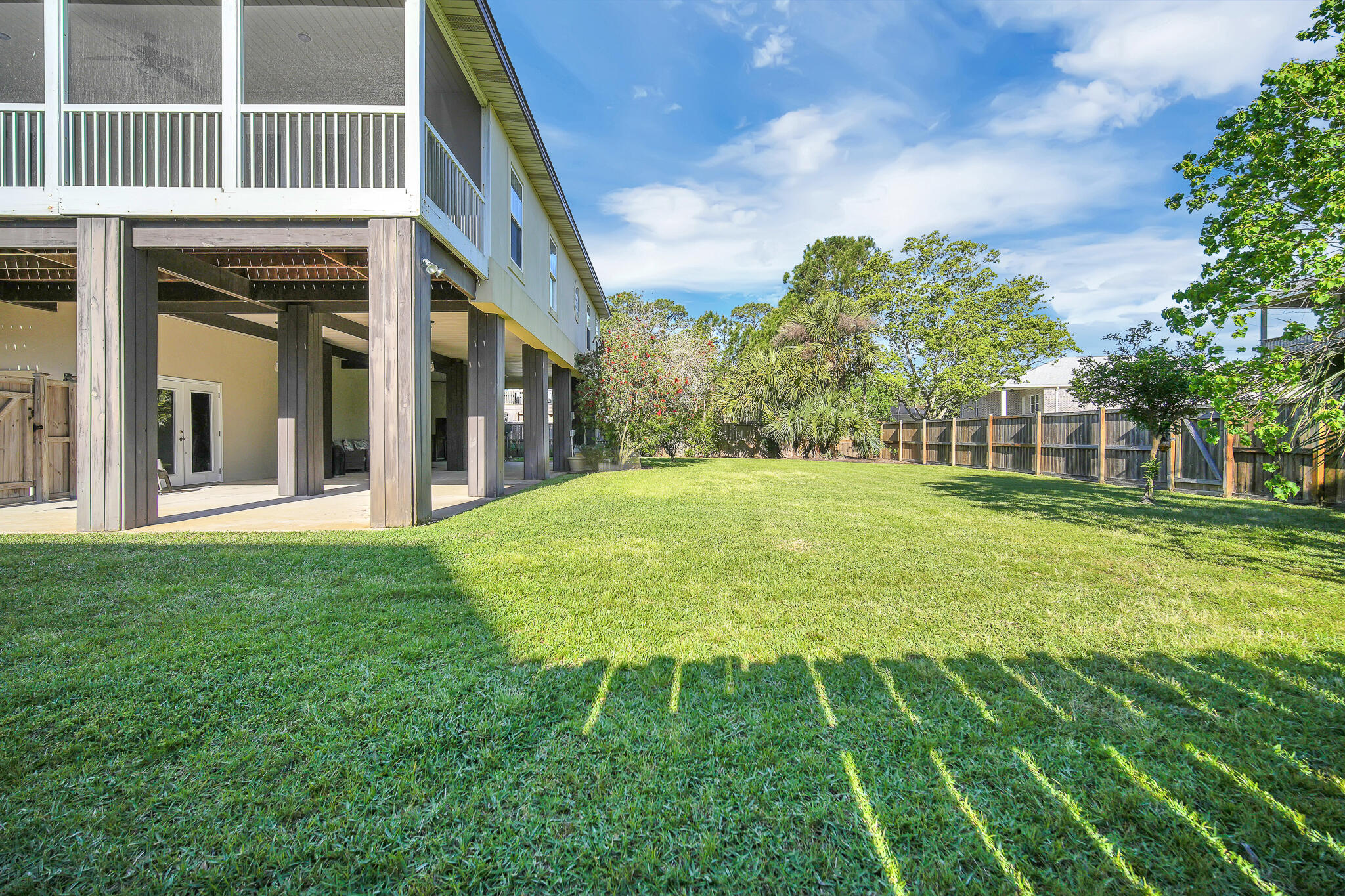 BISCAYNE POINTE - Residential