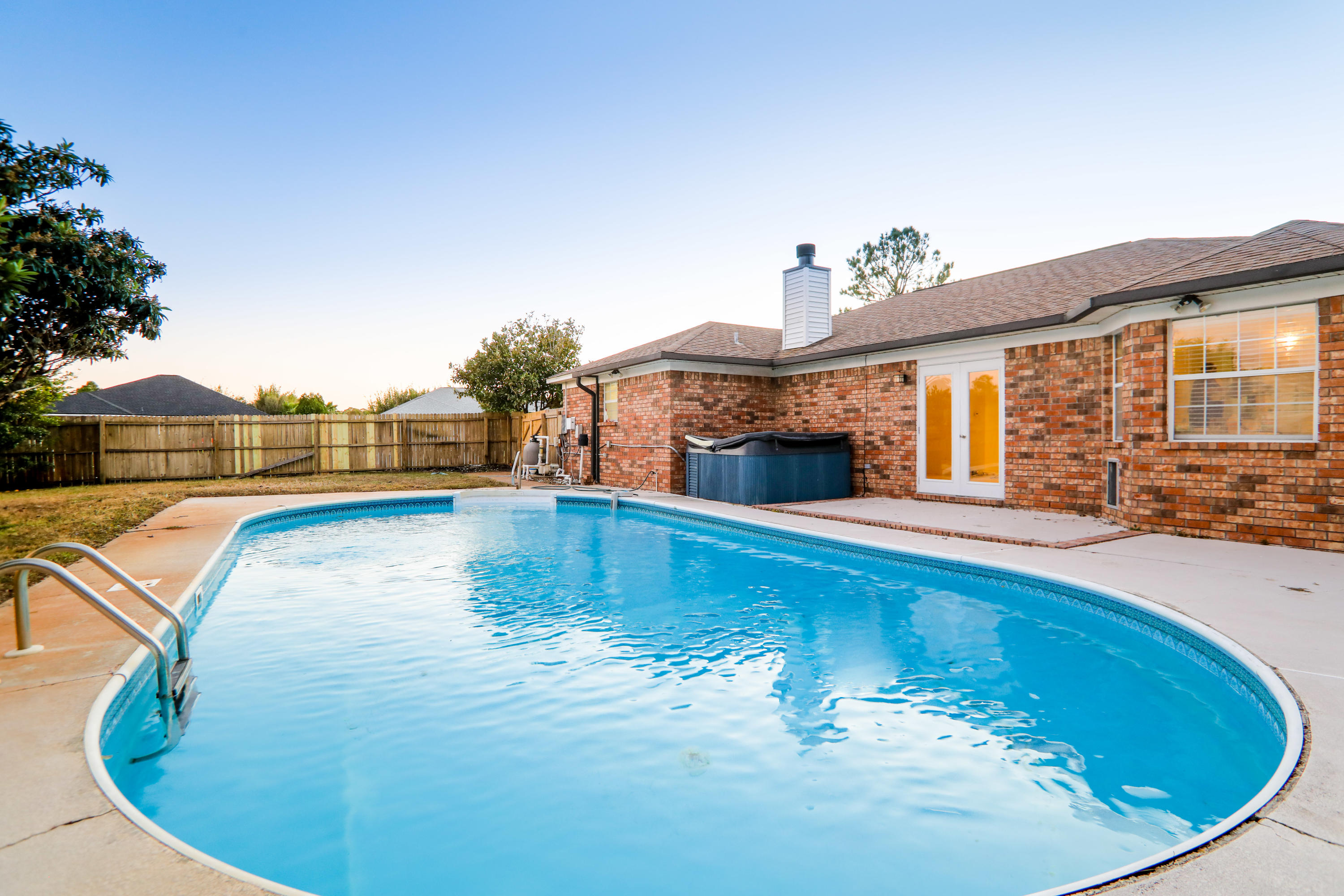 QUAYSIDE VILLAGE - Residential