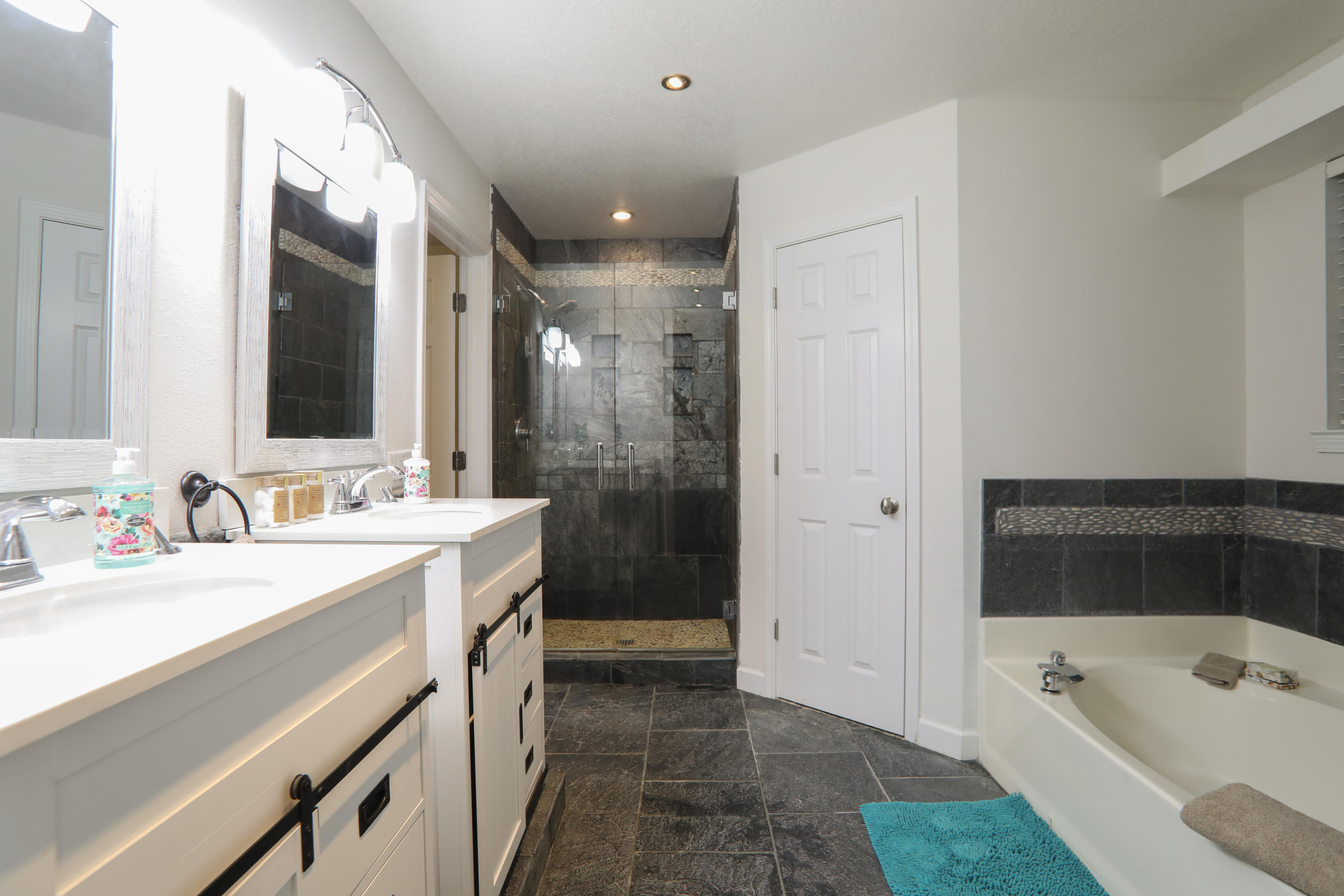 QUAYSIDE VILLAGE - Residential