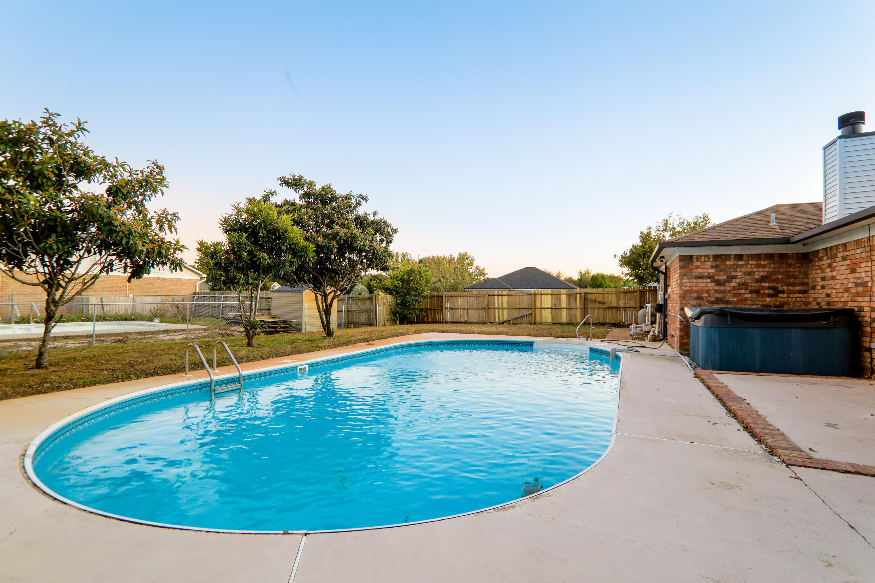 QUAYSIDE VILLAGE - Residential