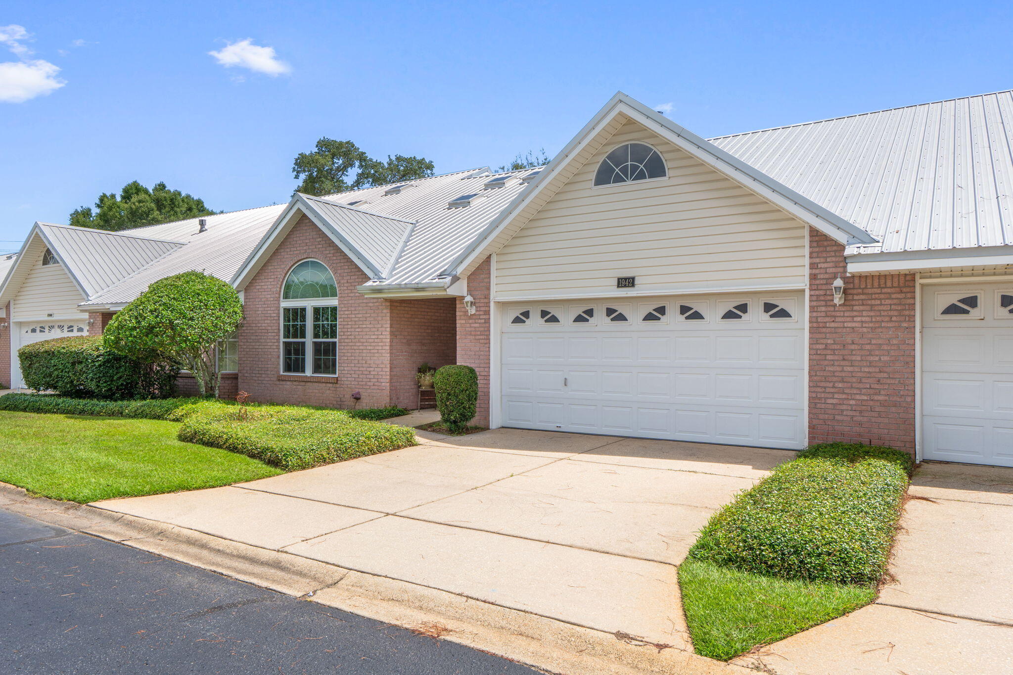 NORTH RIDGE GARDENS - Residential