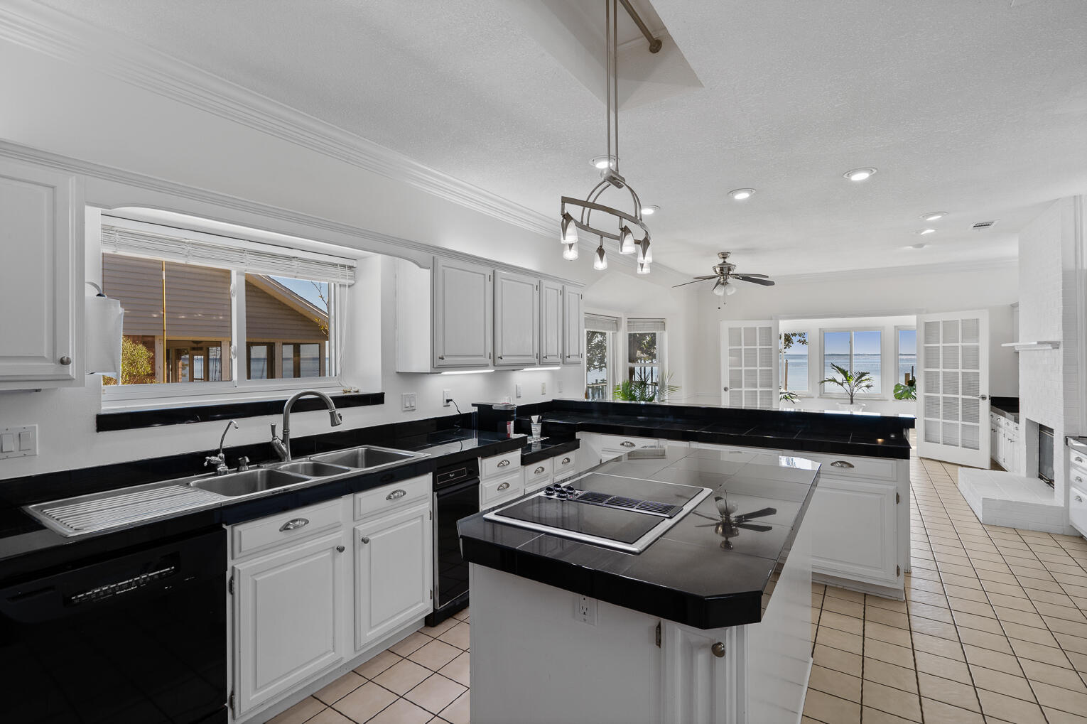 INDIAN BAY - Residential