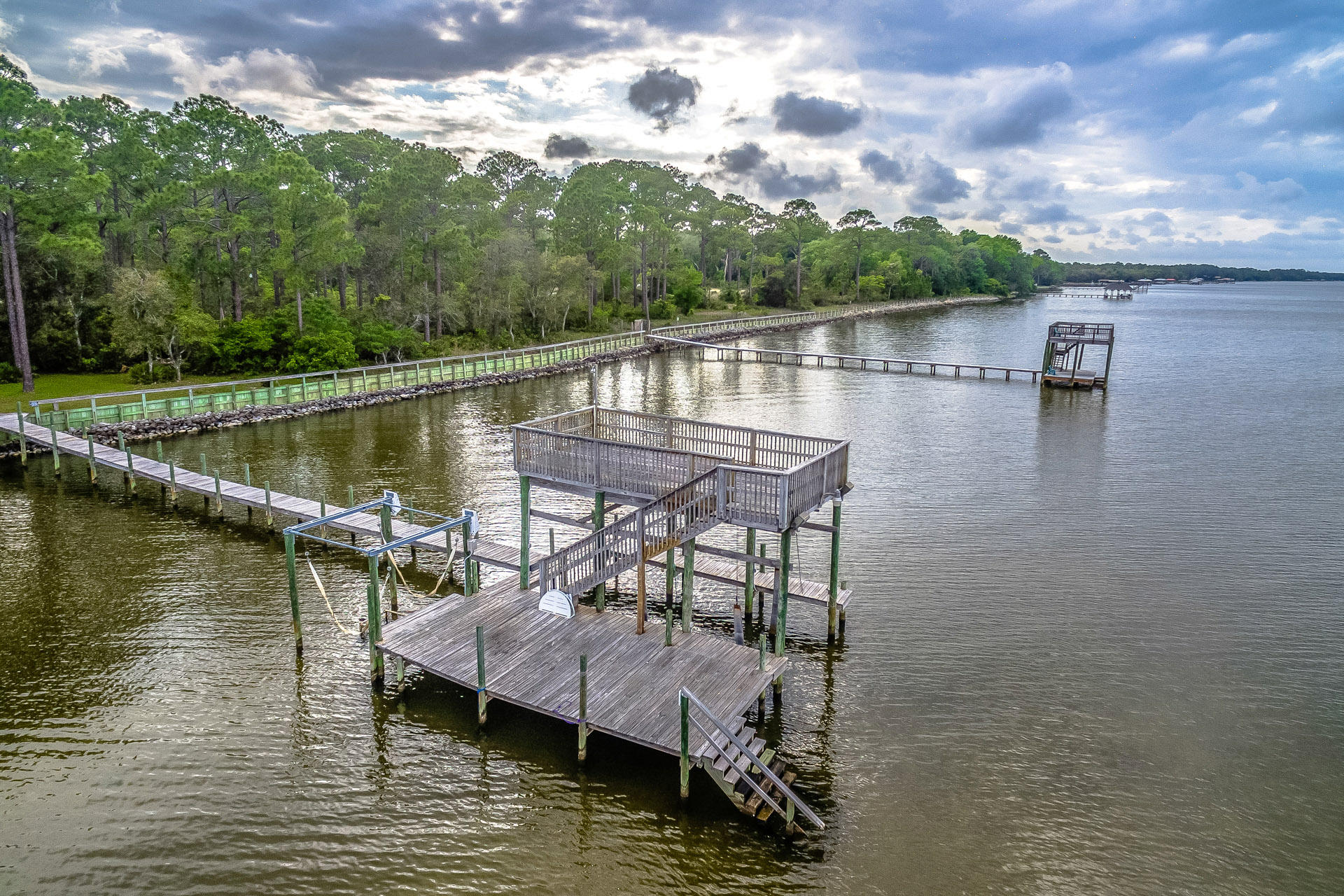 SECLUSION BAY - Land