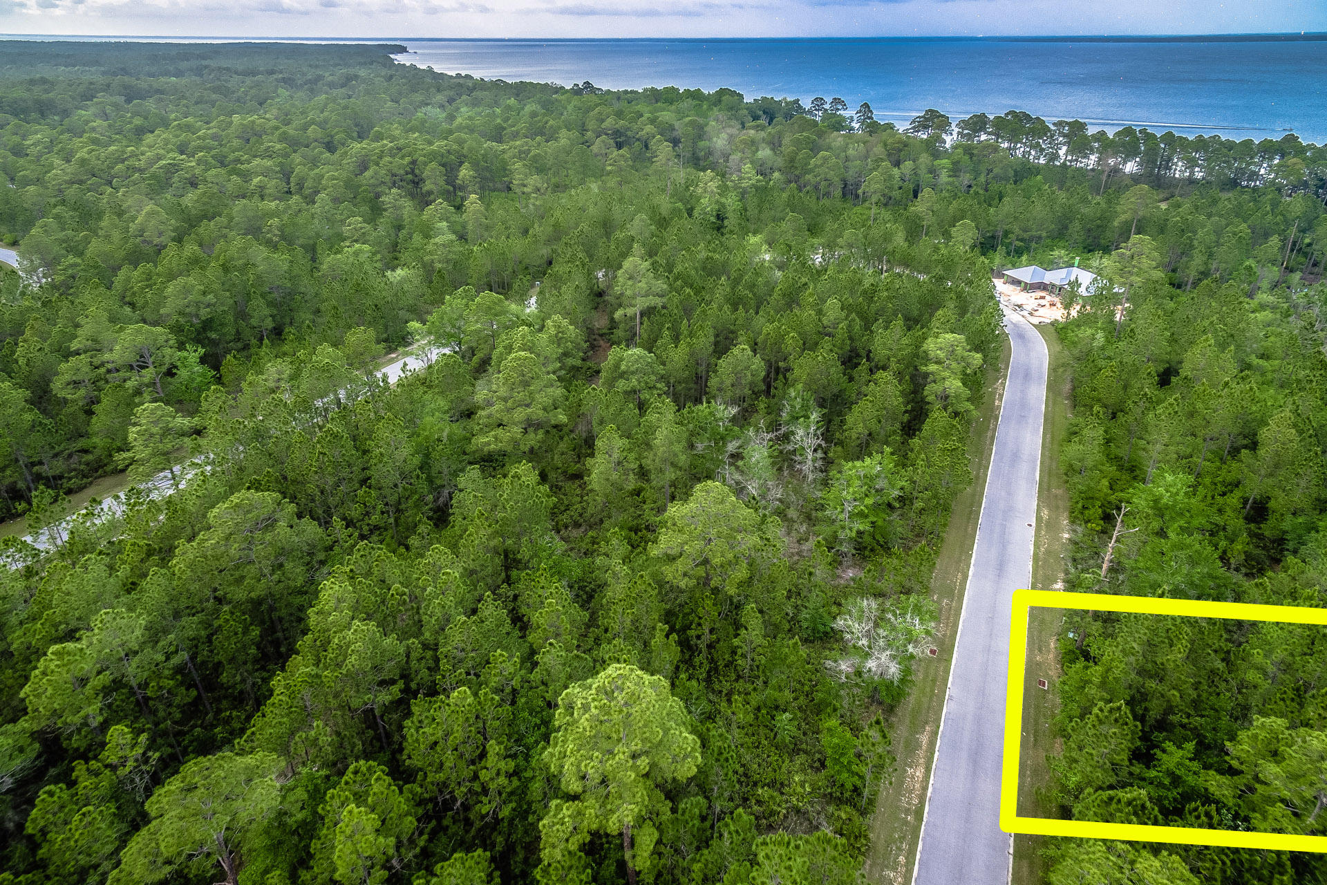 SECLUSION BAY - Land