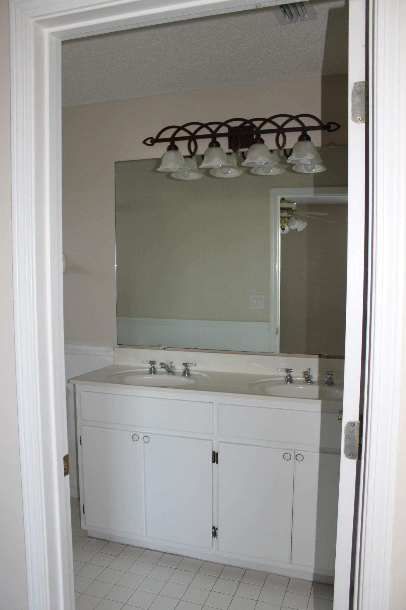 HOLLYROD PARK - Residential