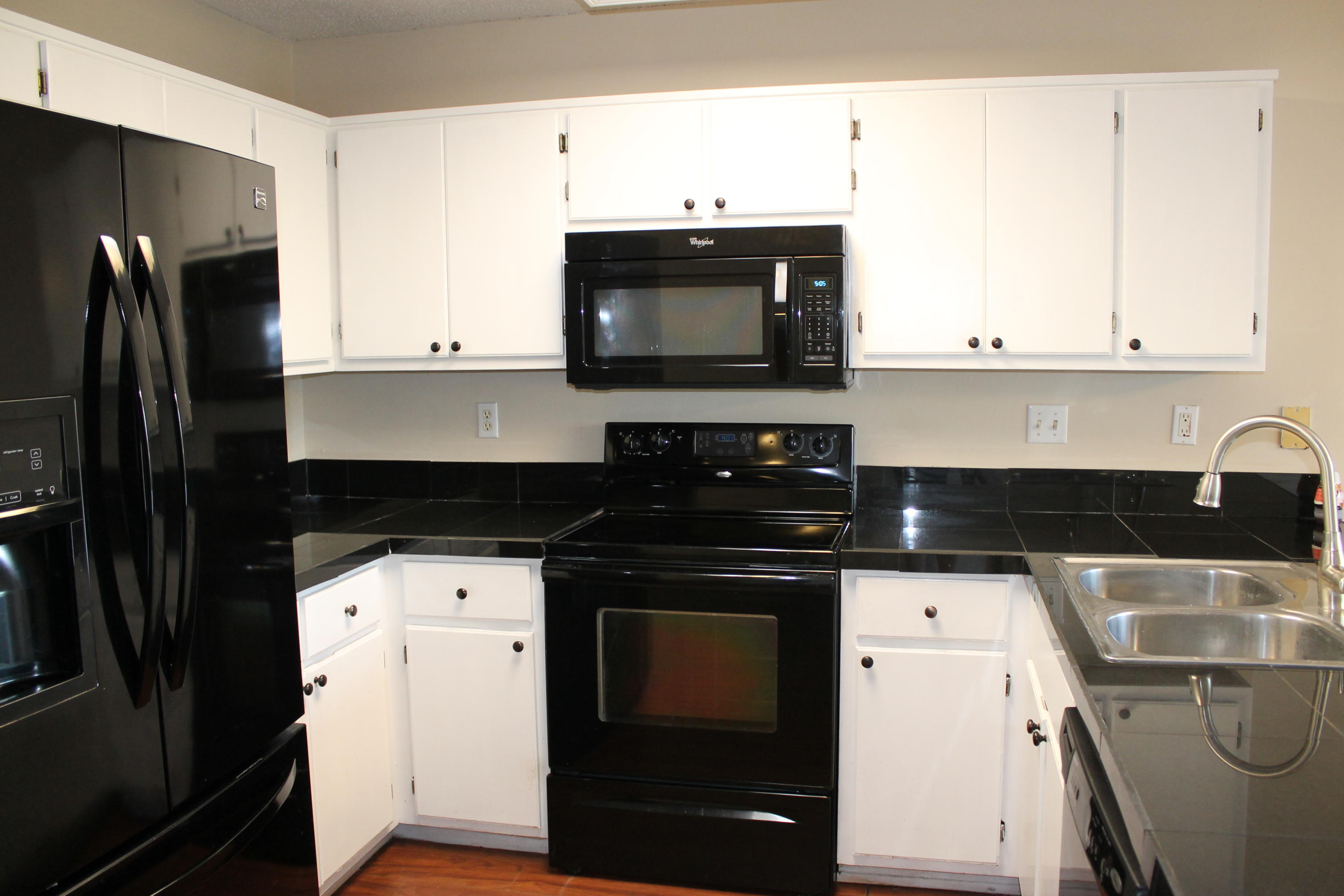 HOLLYROD PARK - Residential