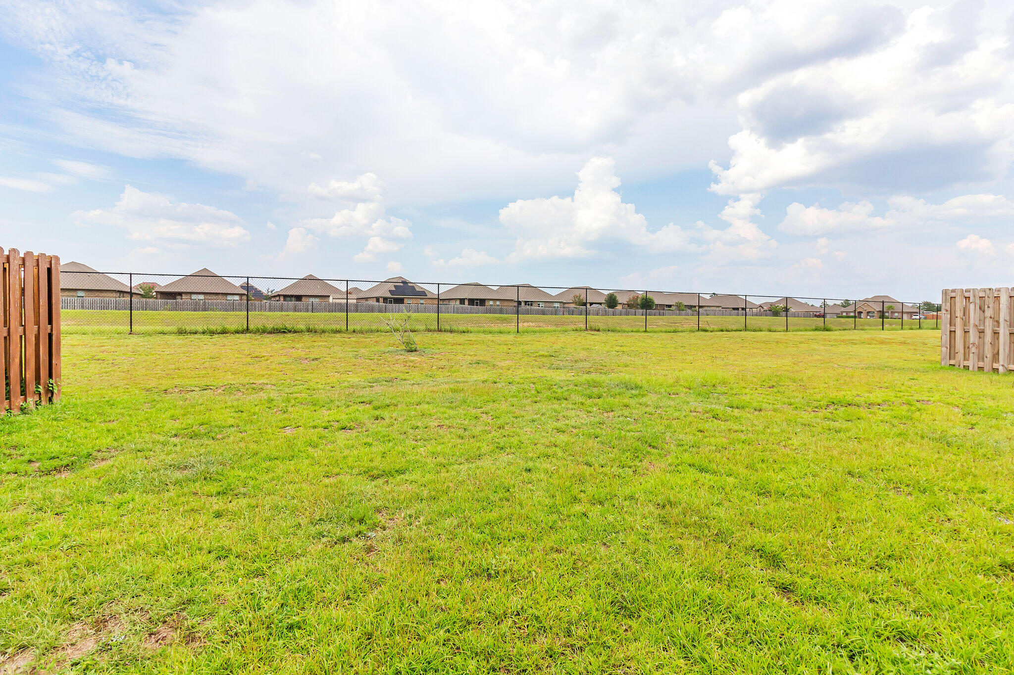 REDSTONE COMMONS - Residential Lease