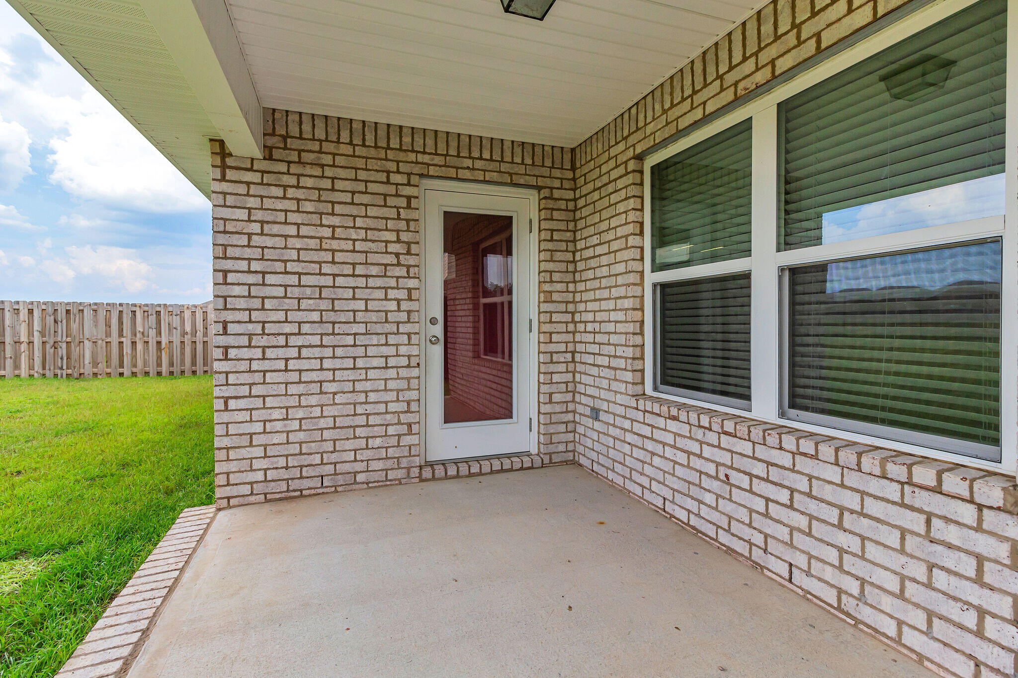 REDSTONE COMMONS - Residential Lease