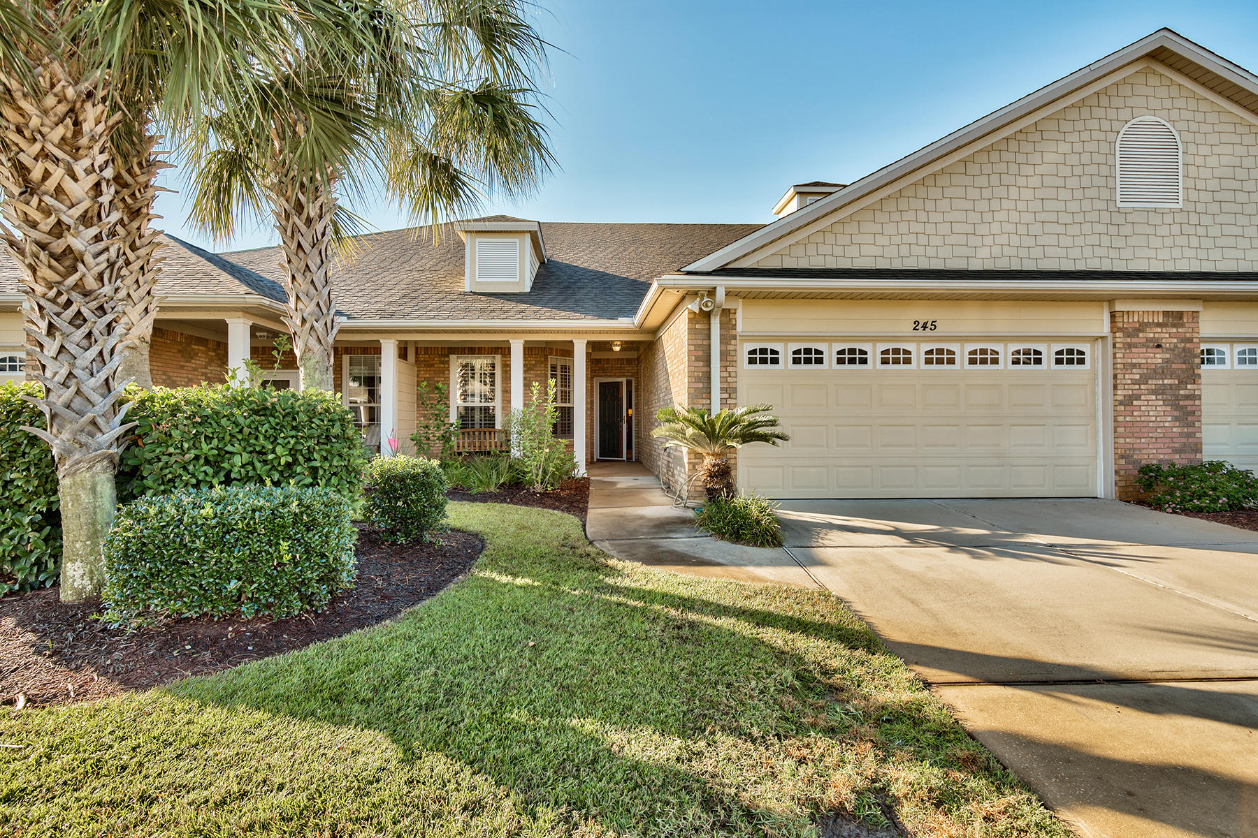 DIAMOND LAKES - Residential