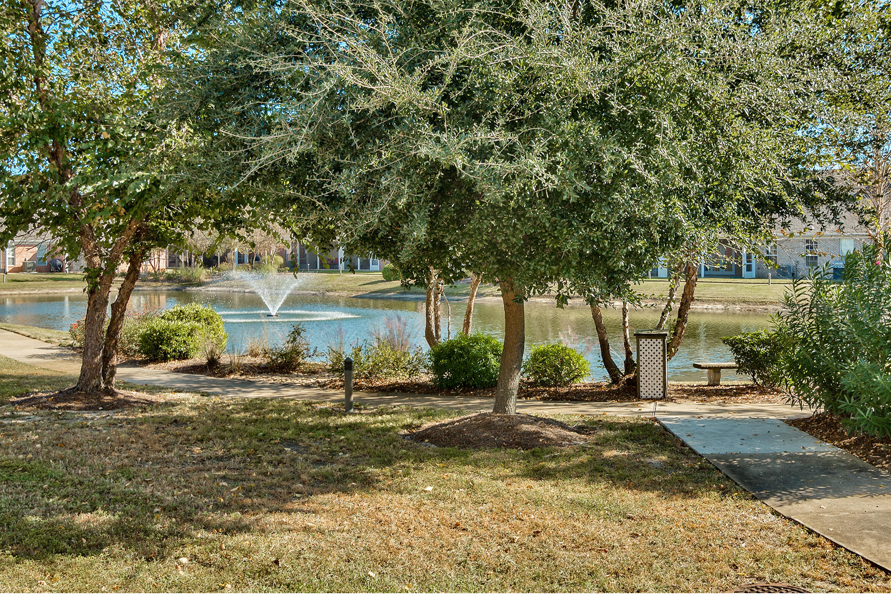 DIAMOND LAKES - Residential