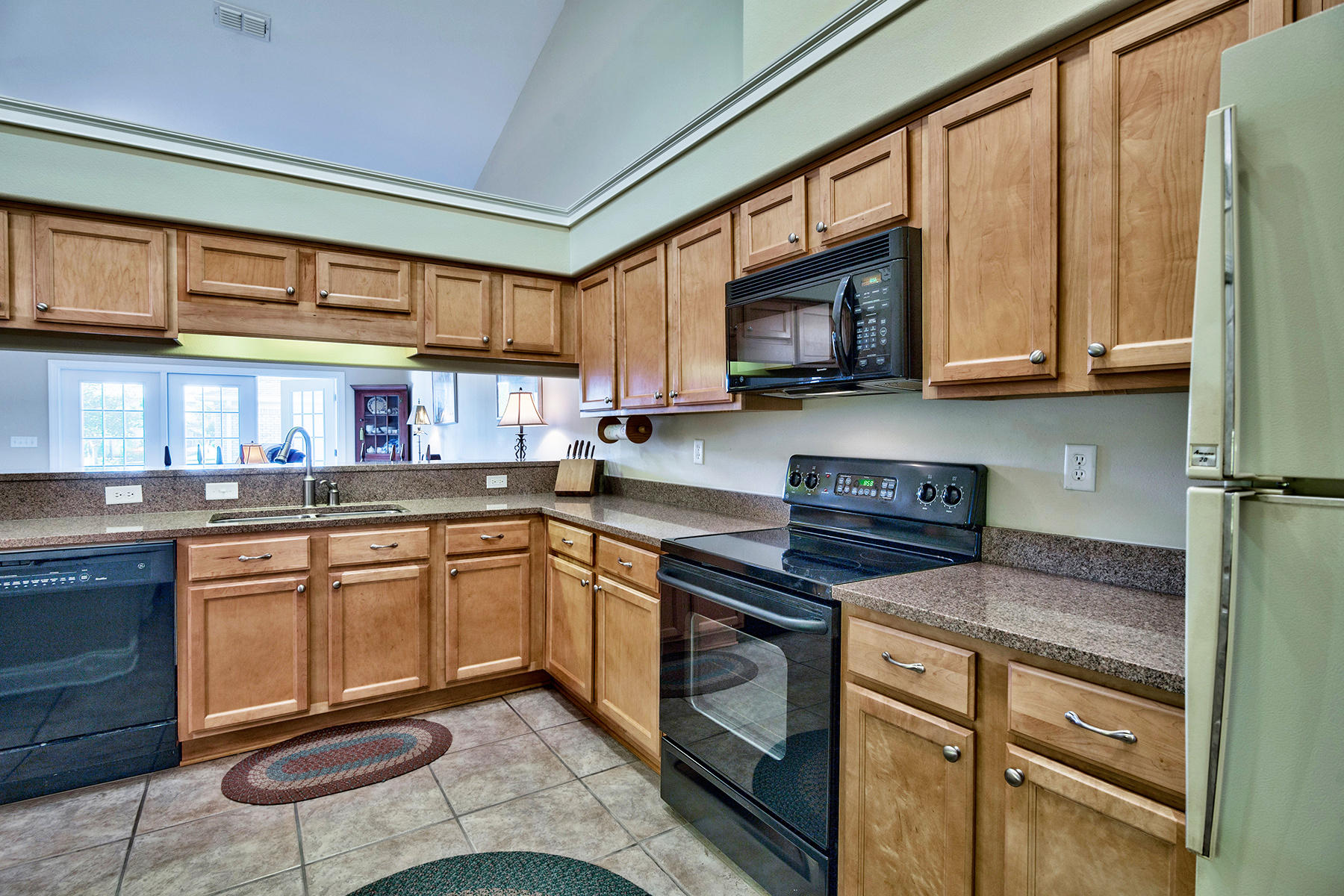 DIAMOND LAKES - Residential