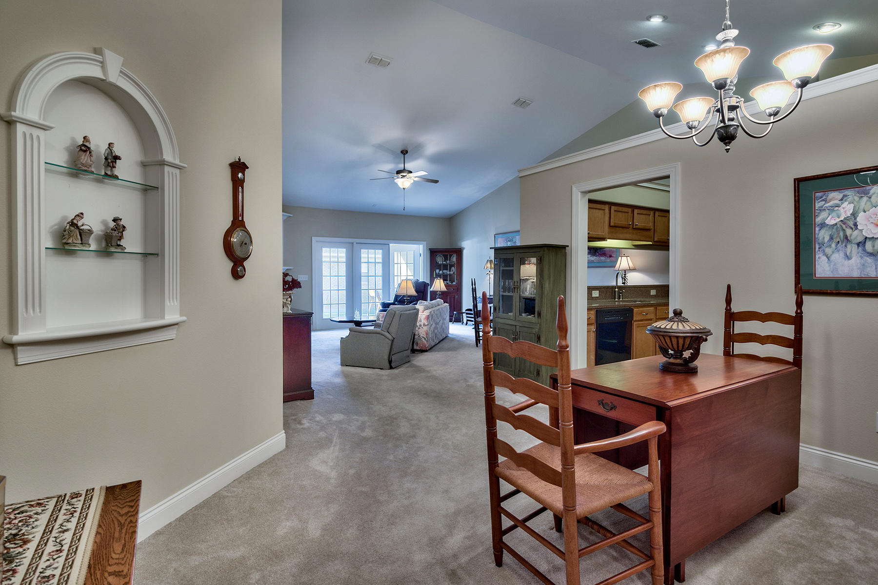 DIAMOND LAKES - Residential