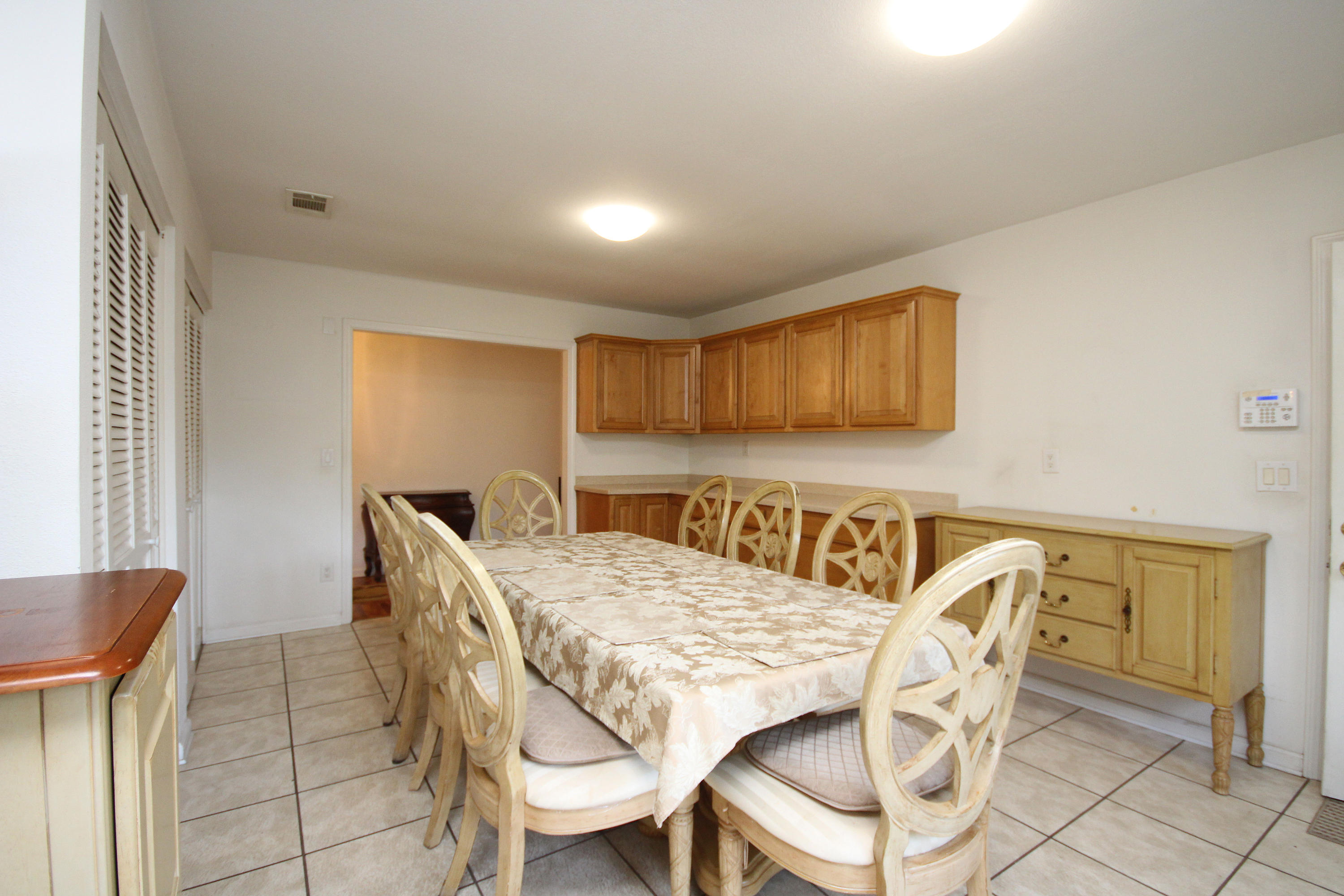 SUNSET BEACH S/D W1/2 OF LOTS 1-3 BLK F - Residential