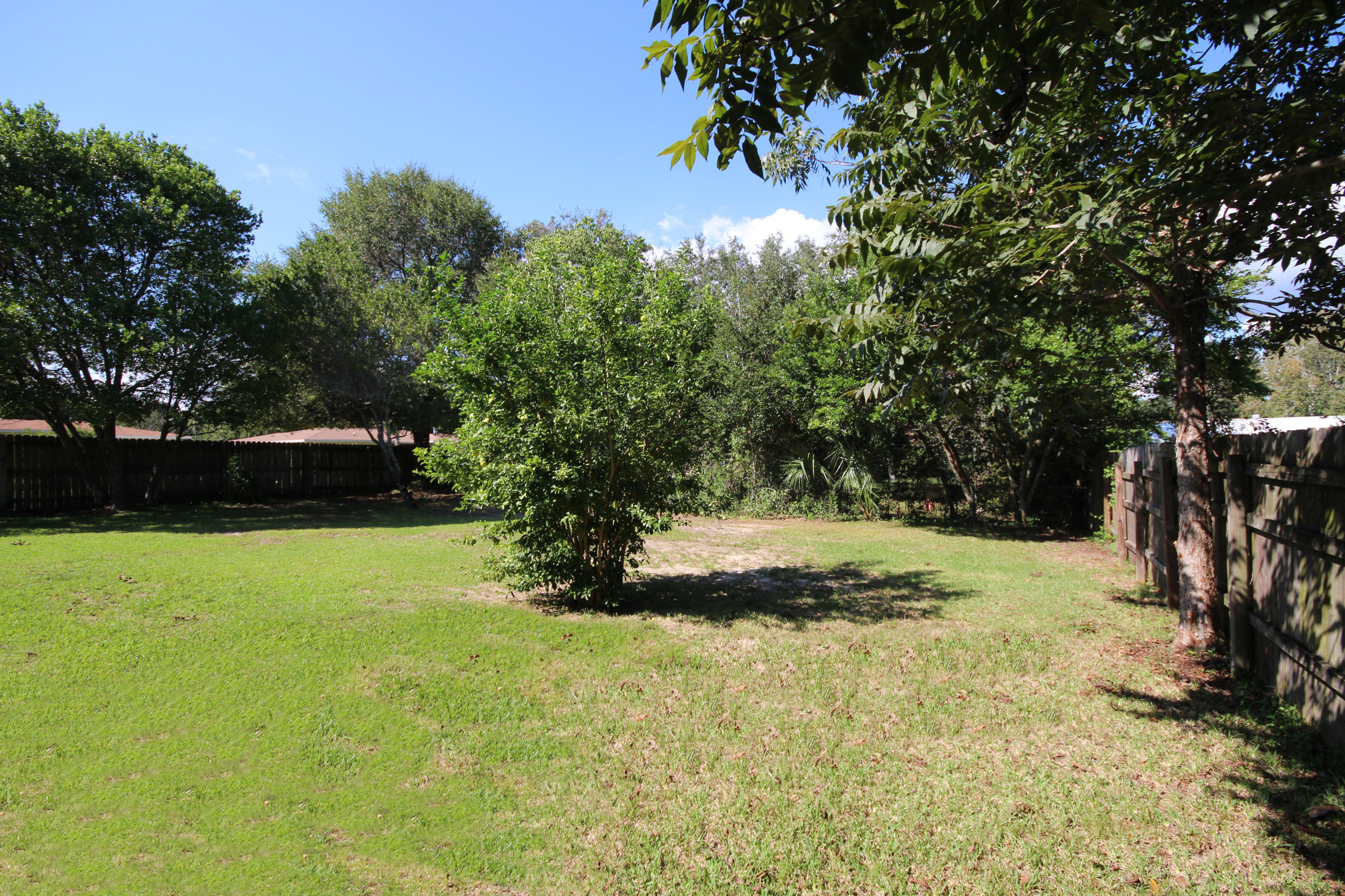 SUNSET BEACH S/D W1/2 OF LOTS 1-3 BLK F - Residential