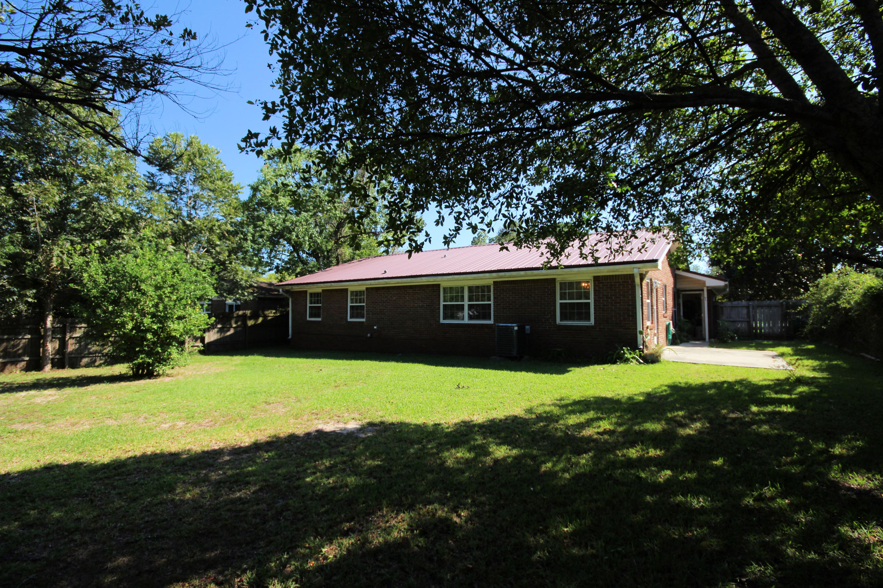 SUNSET BEACH S/D W1/2 OF LOTS 1-3 BLK F - Residential