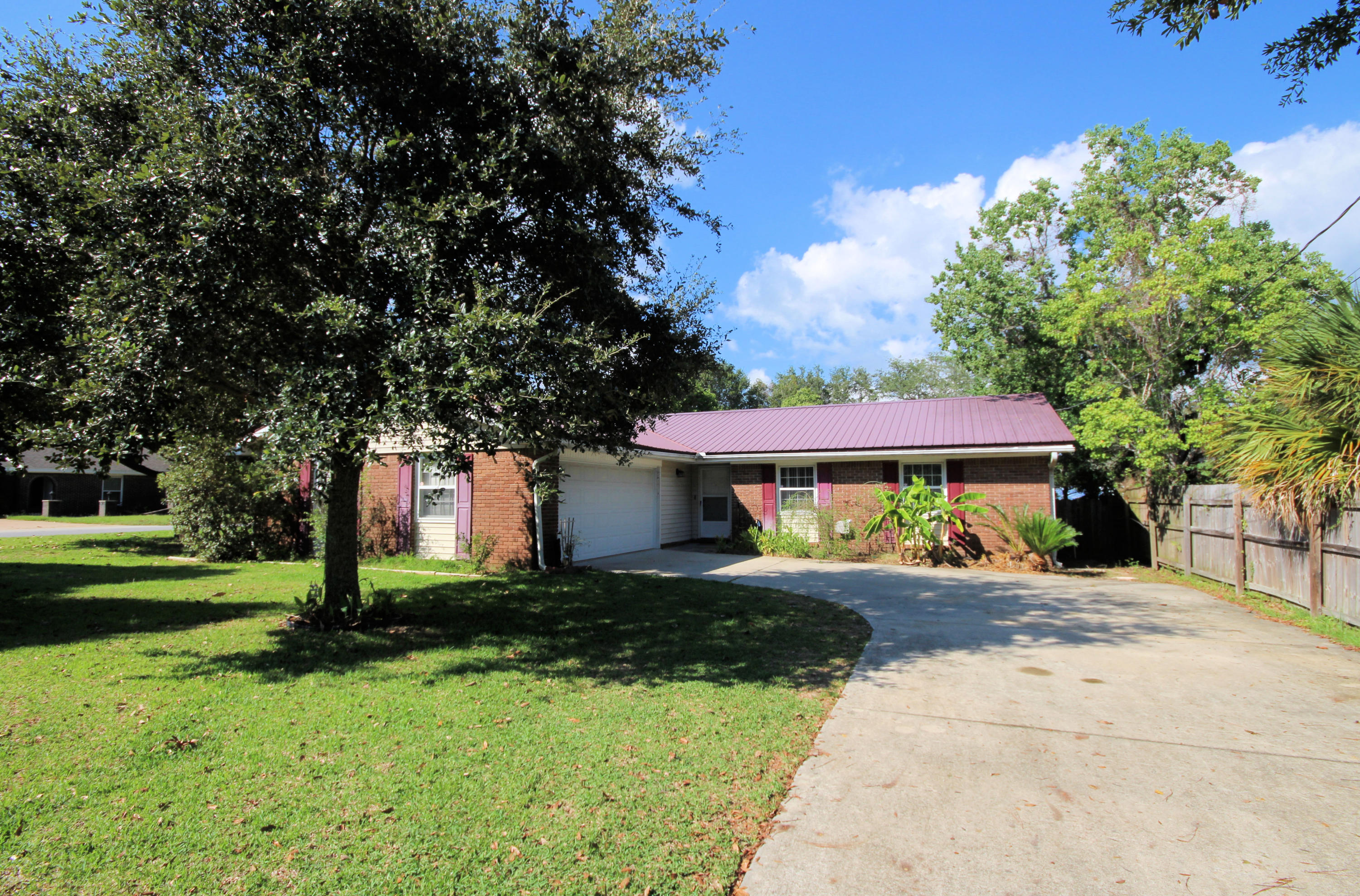 SUNSET BEACH S/D W1/2 OF LOTS 1-3 BLK F - Residential