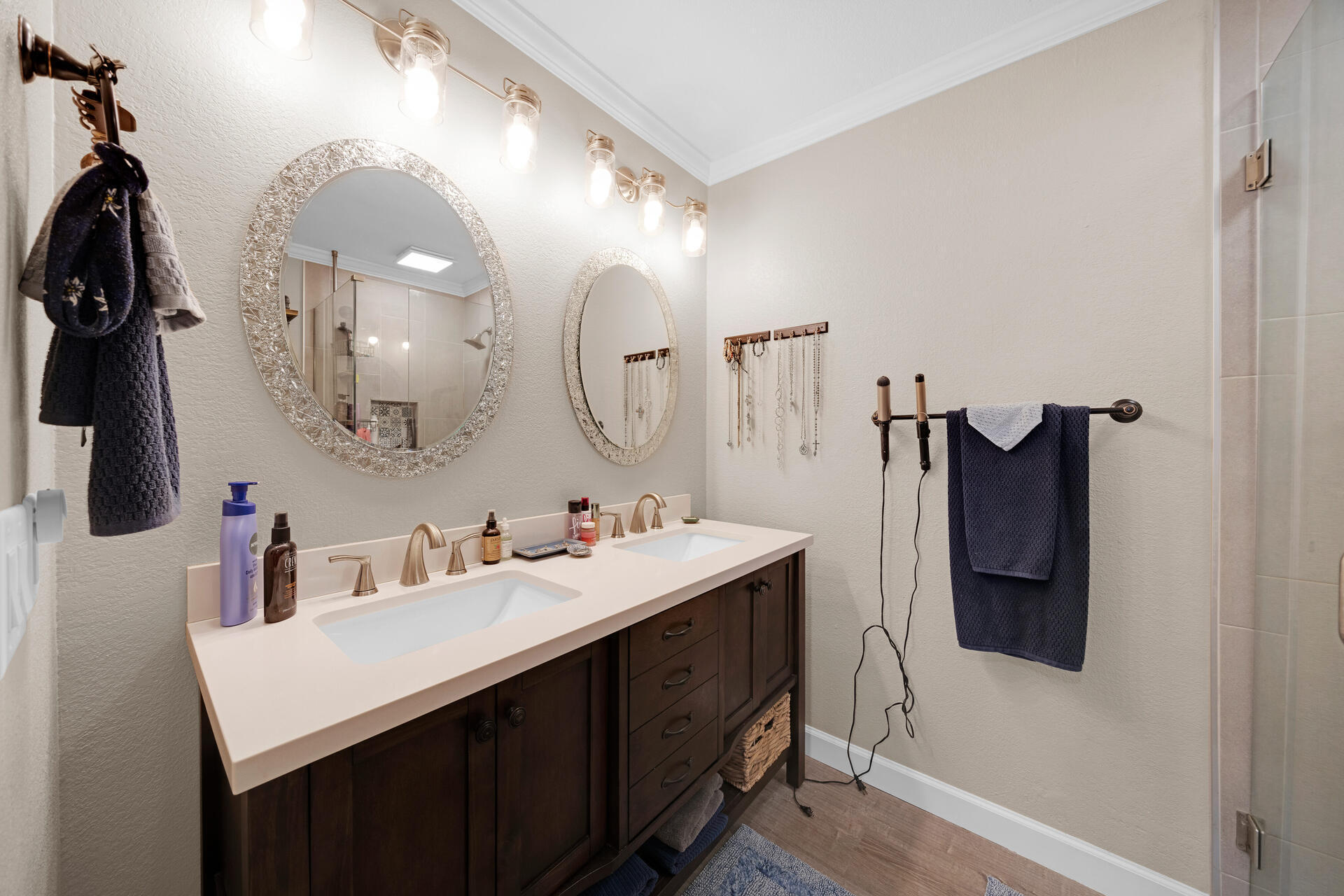 SNUG HARBOR - Residential Lease