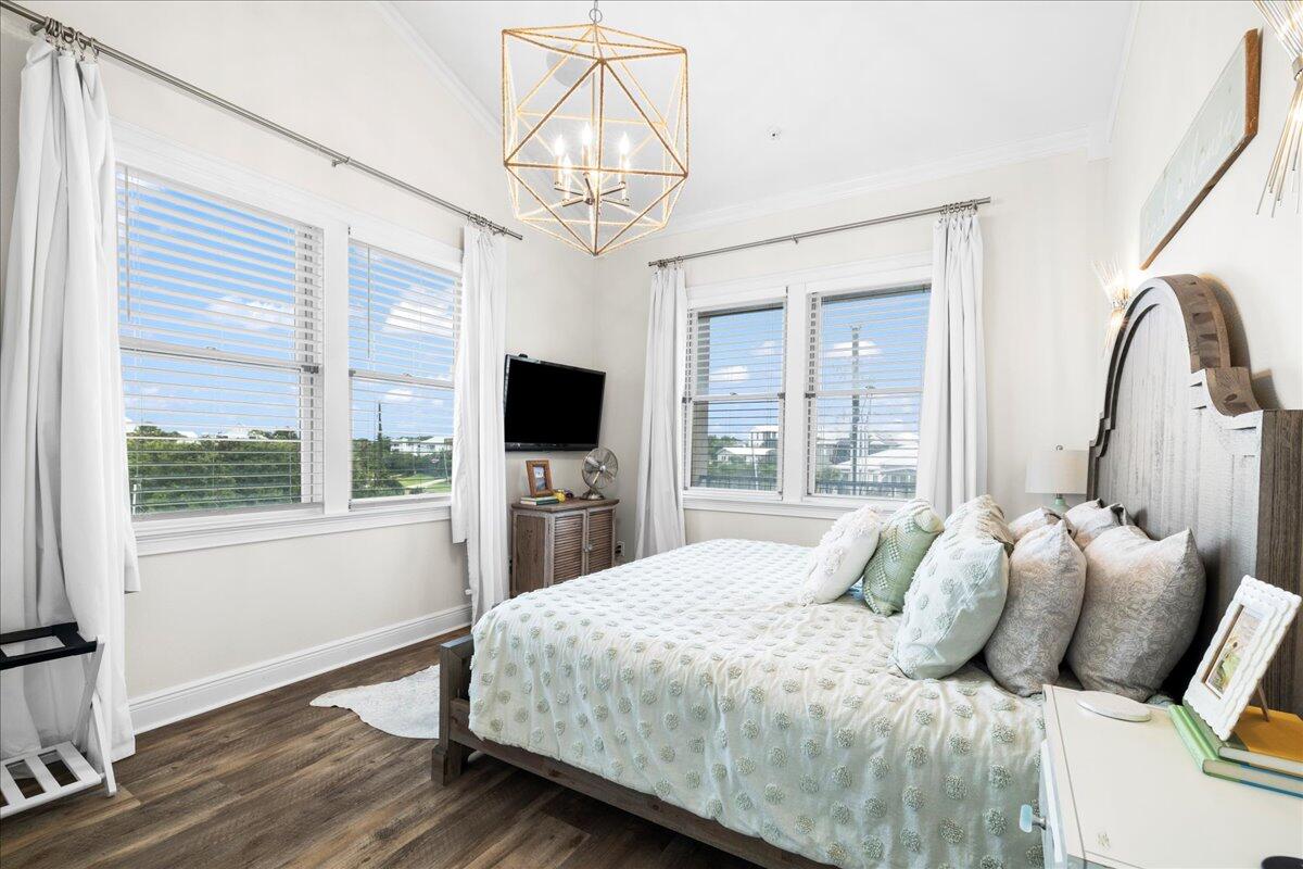 JOURNEYS END CONDO - Residential