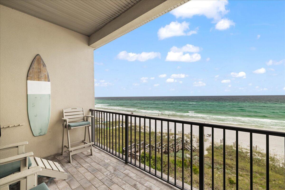 JOURNEYS END CONDO - Residential