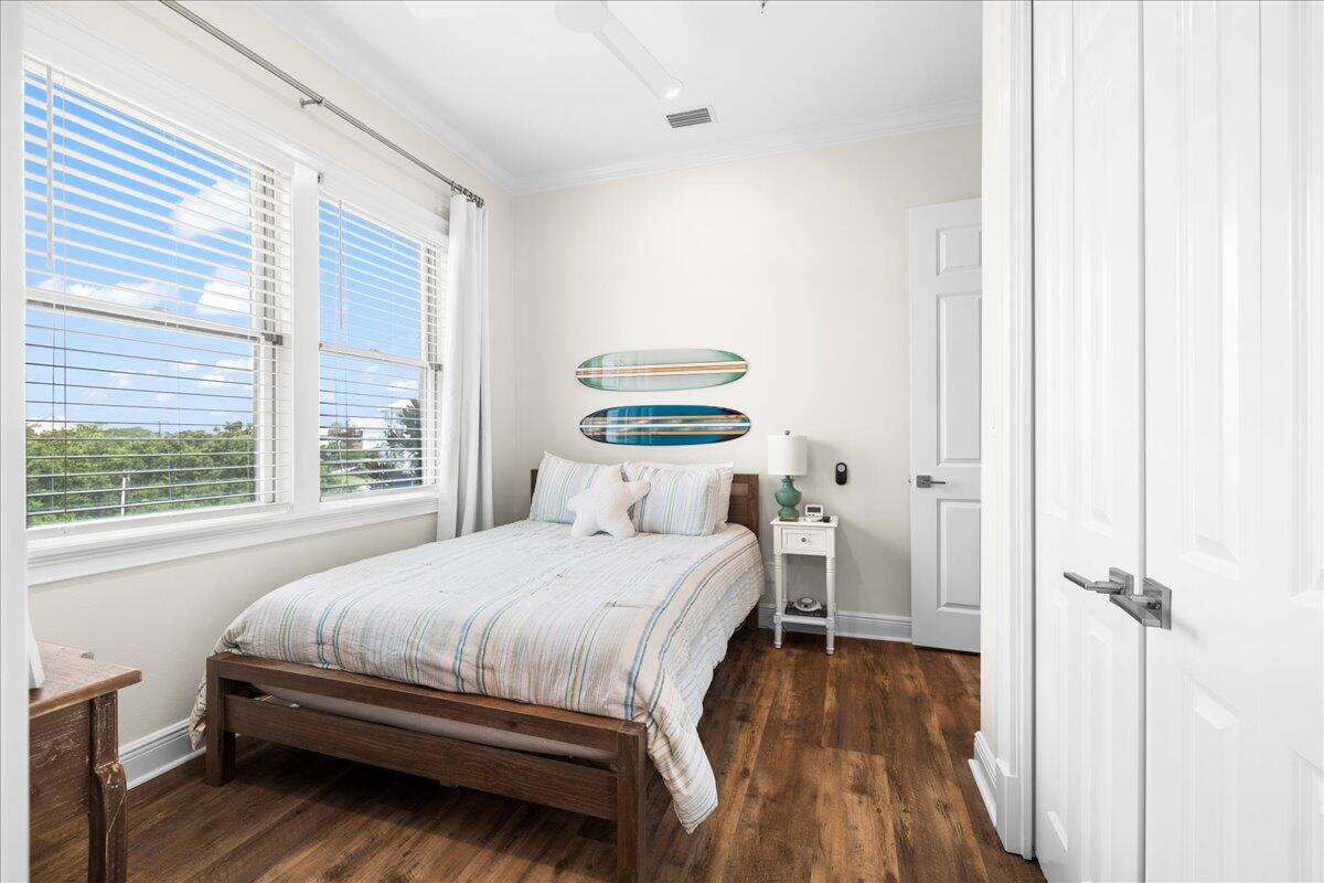 JOURNEYS END CONDO - Residential